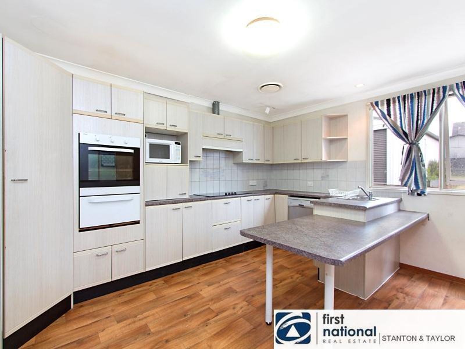 21 Guildford Road, Cambridge Park - Thumbnail 2