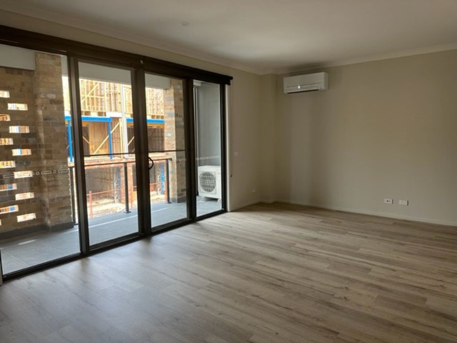 10 Laidlaw Avenue, Broadmeadows VIC 3047, Broadmeadows - Thumbnail 4