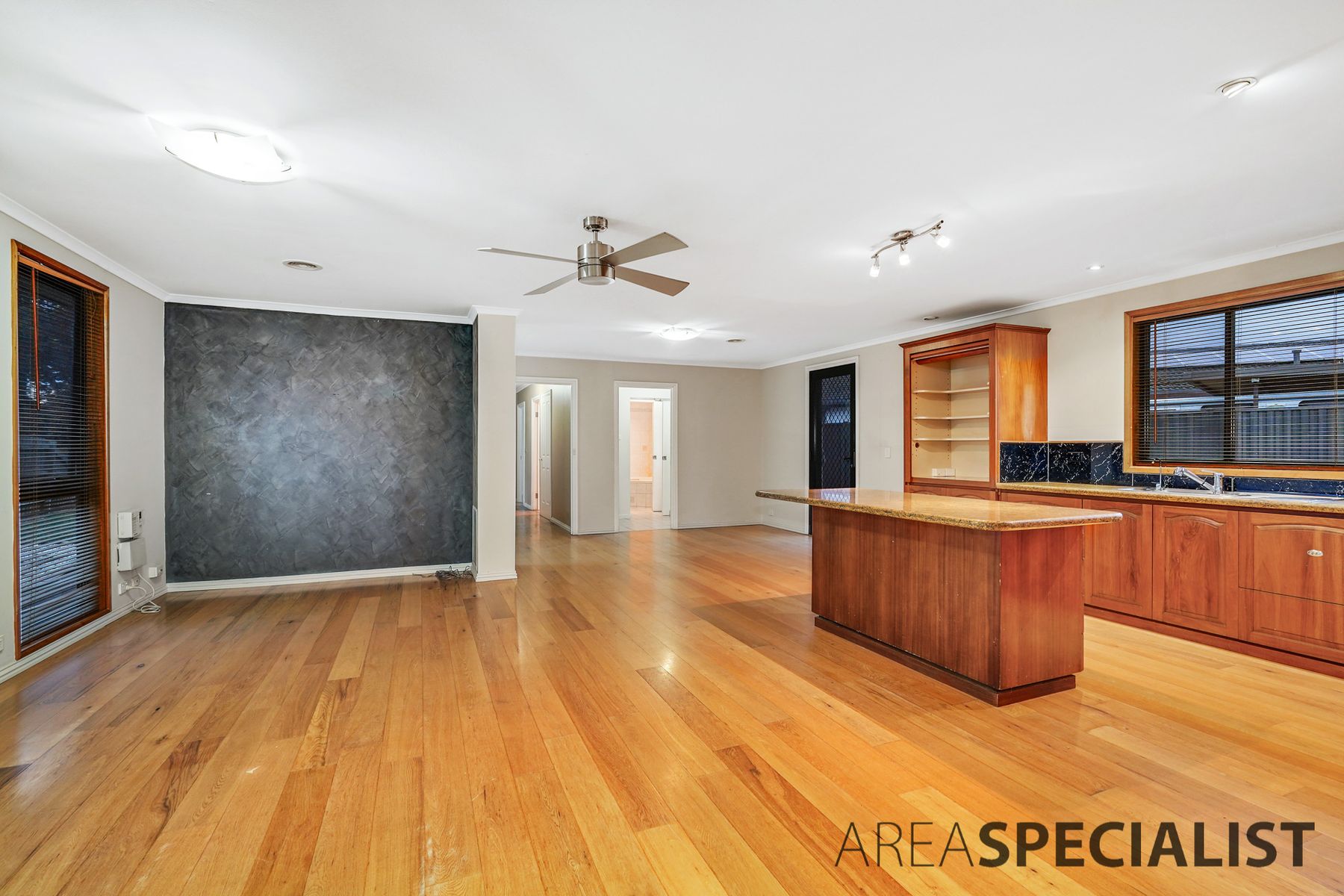 31 Valepark Crescent, Cranbourne, VIC 3977, Cranbourne - Thumbnail 3