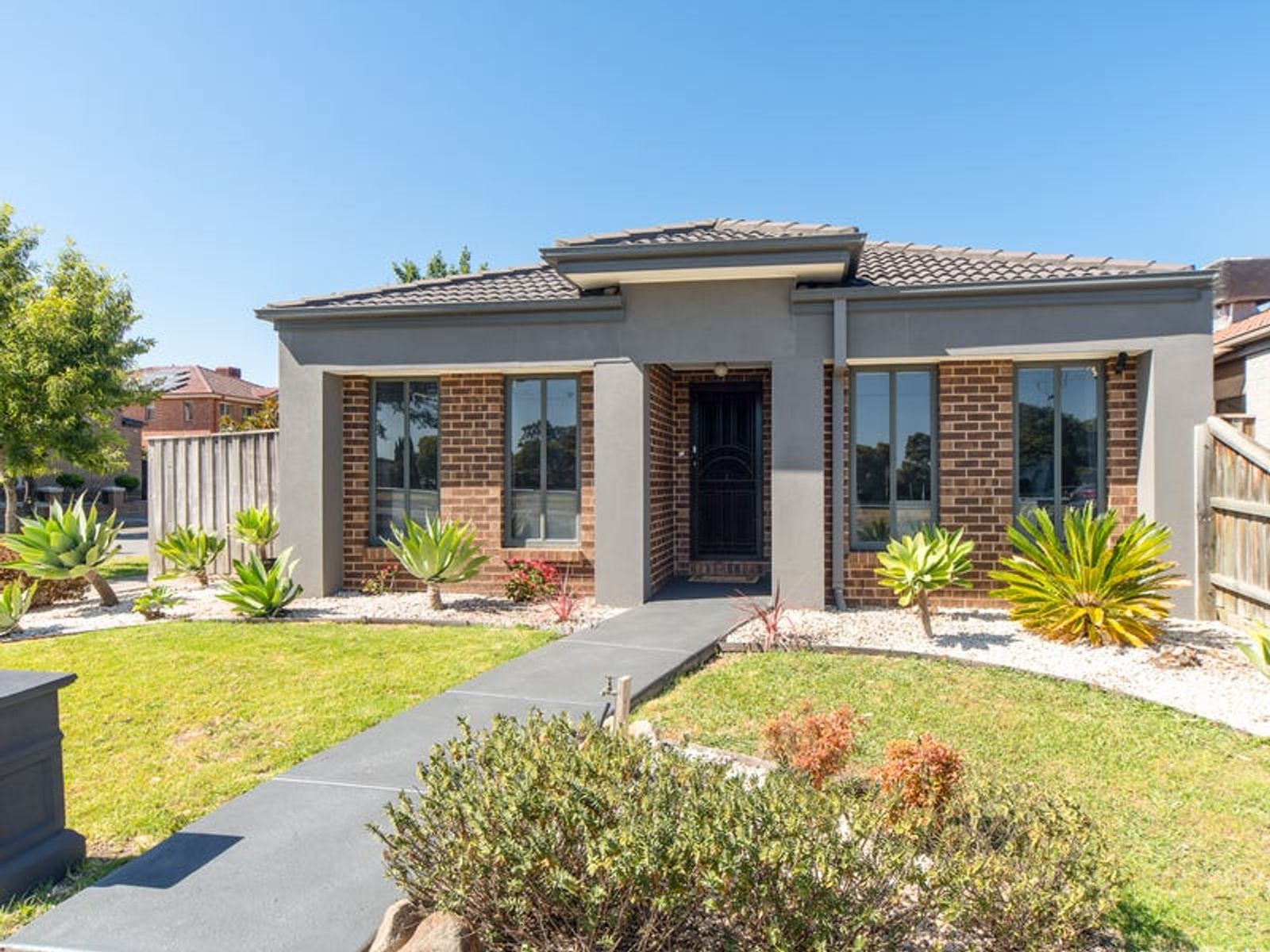 27 Waterbury Street, Cranbourne, VIC 3977, Cranbourne - Thumbnail 2