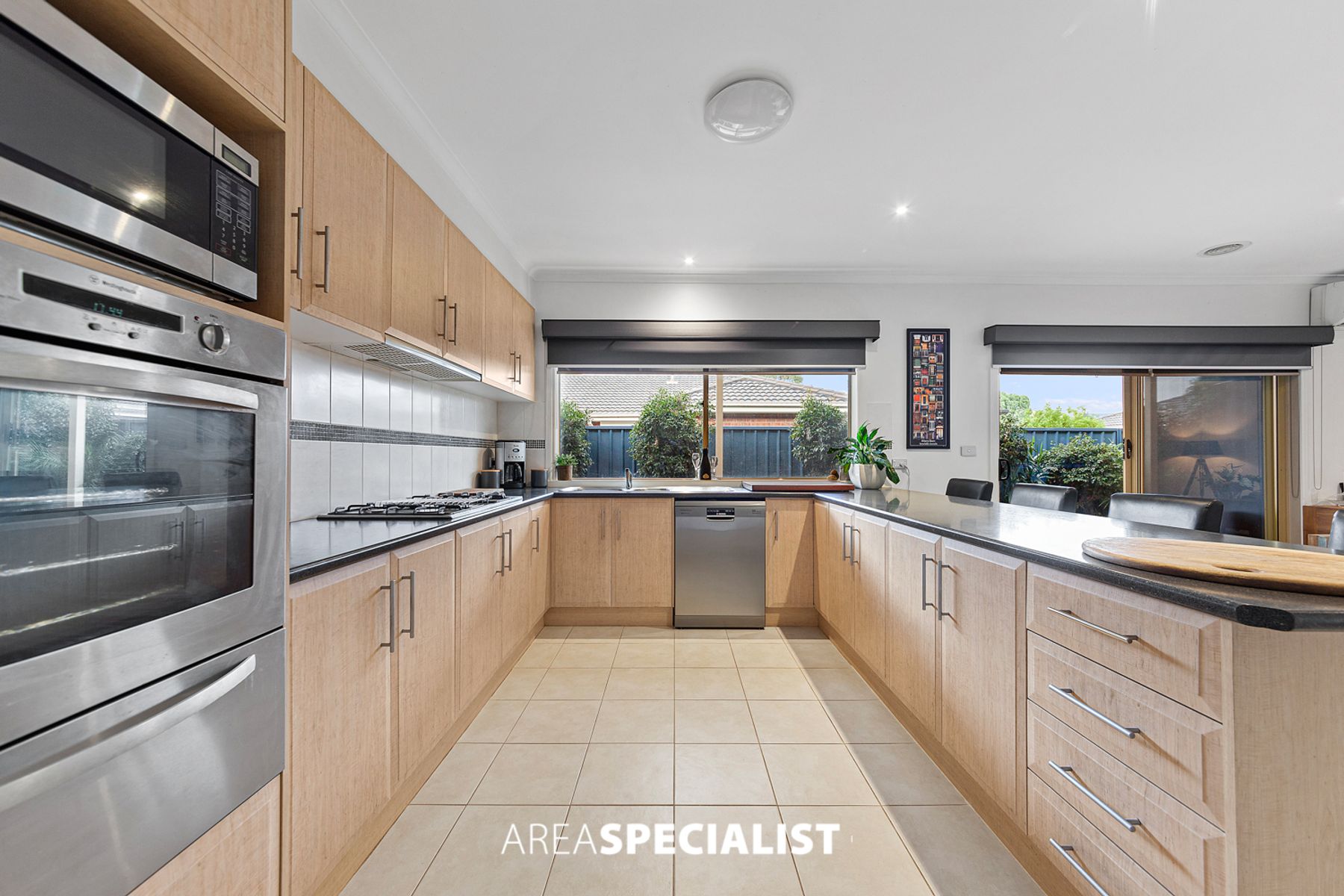 35 Scarlet Crescent, Pakenham, VIC 3810, Pakenham - Thumbnail 8