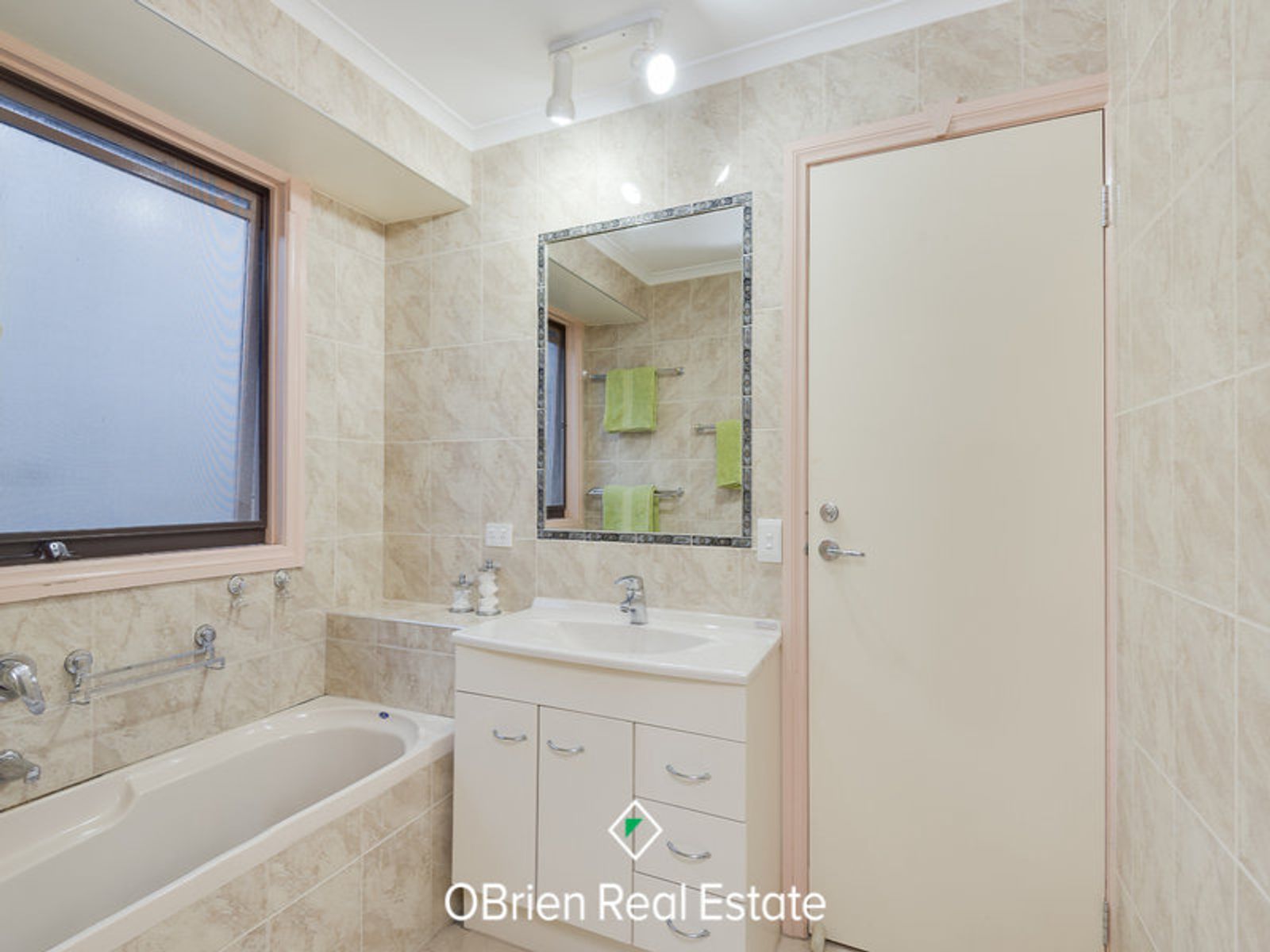 14 Axedale Crescent, Endeavour Hills, VIC 3802, Endeavour Hills - Thumbnail 7