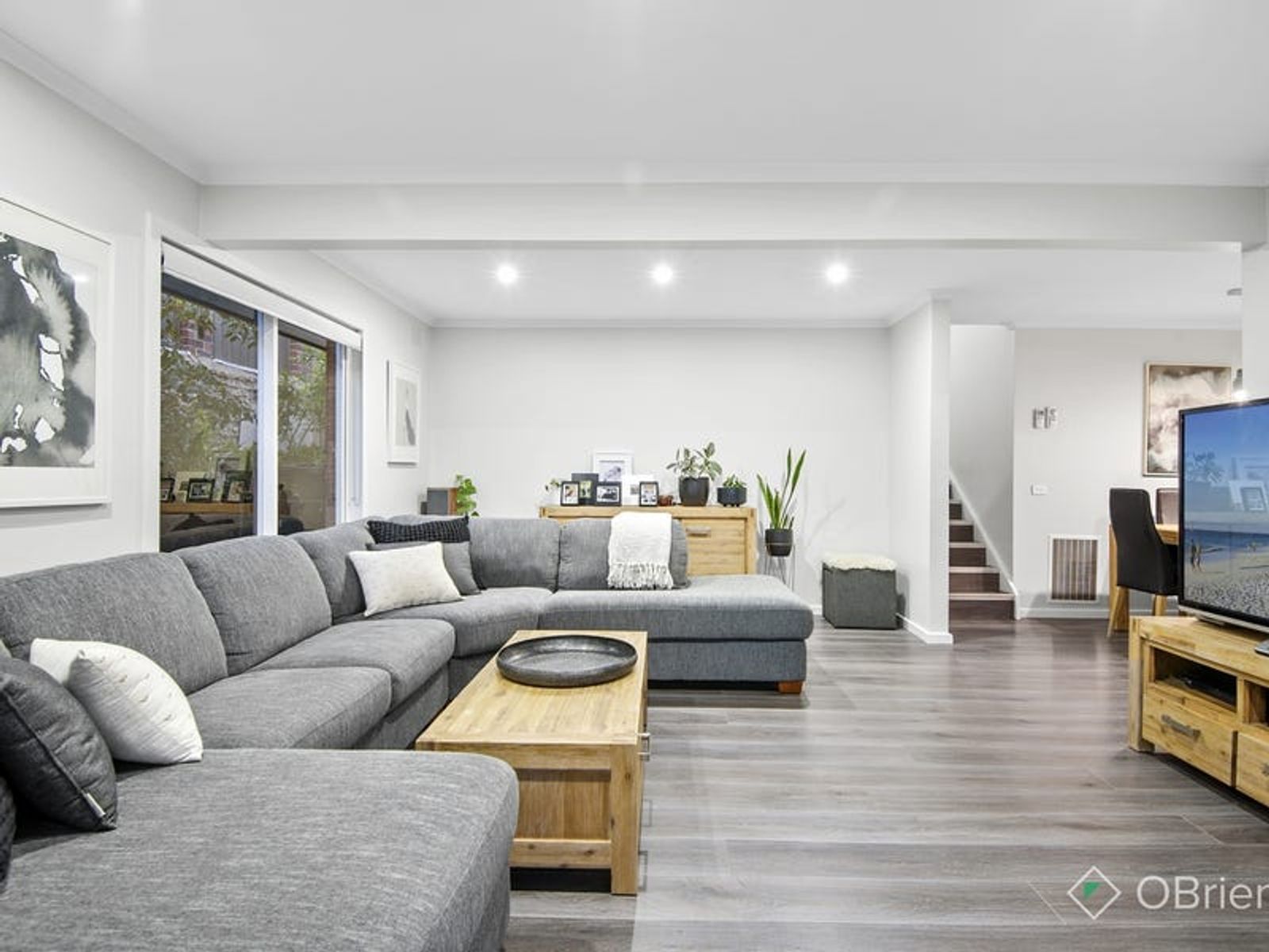 73 William Hovell Drive, Endeavour Hills, VIC 3802, Endeavour Hills - Thumbnail 2