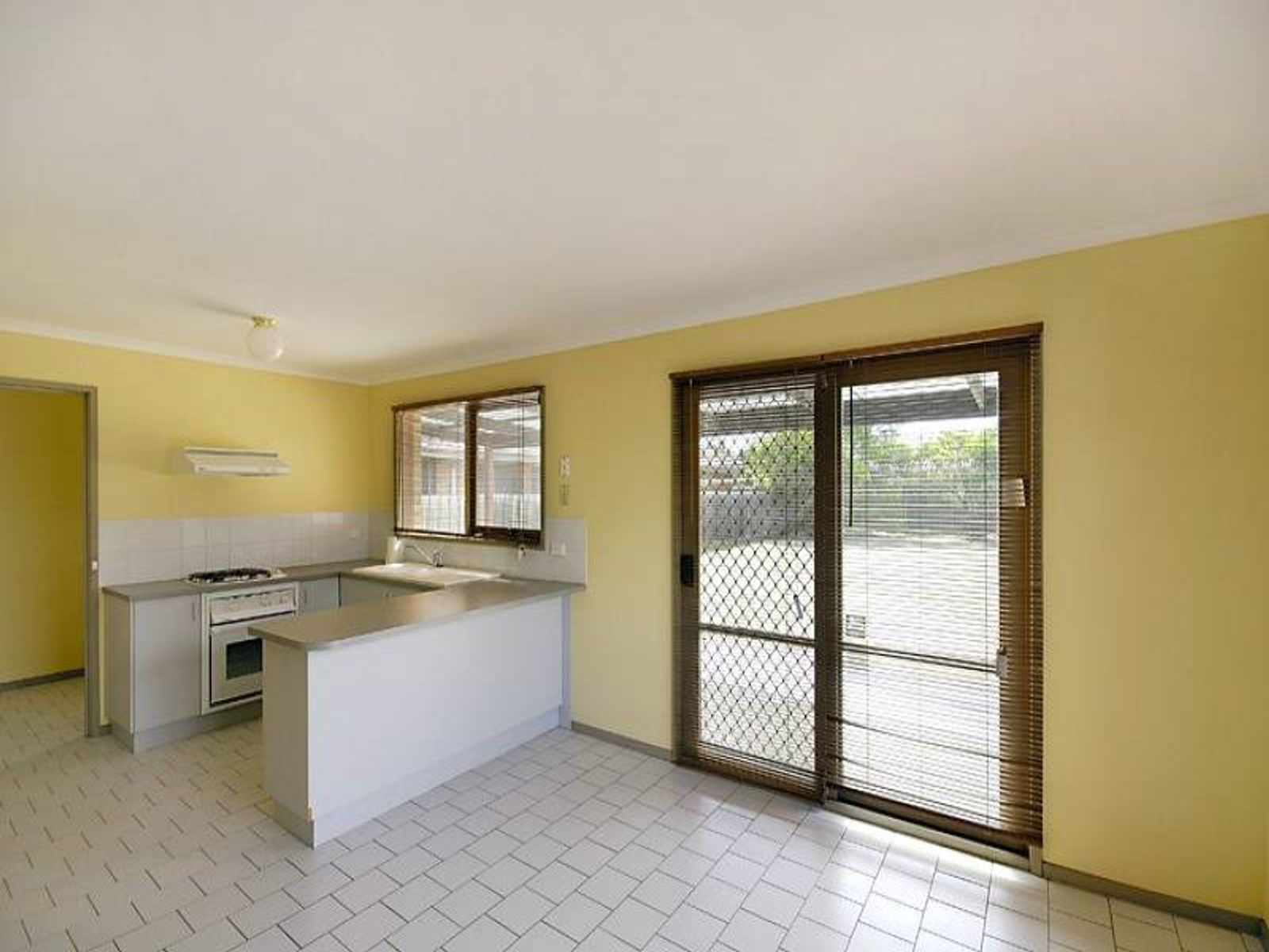 65 Edwards Road, Werribee - Thumbnail 4
