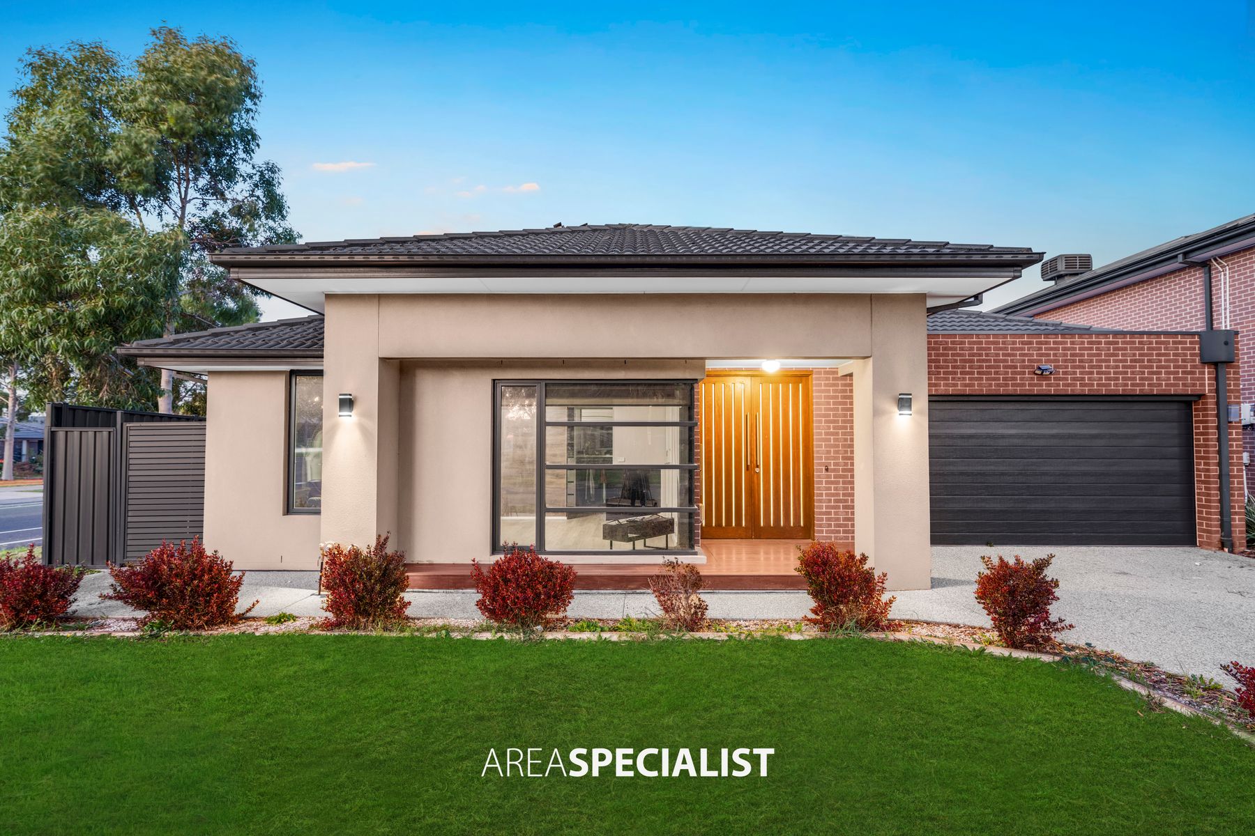 1 Lanthorn Crescent, Cranbourne East, Cranbourne East - Thumbnail 3