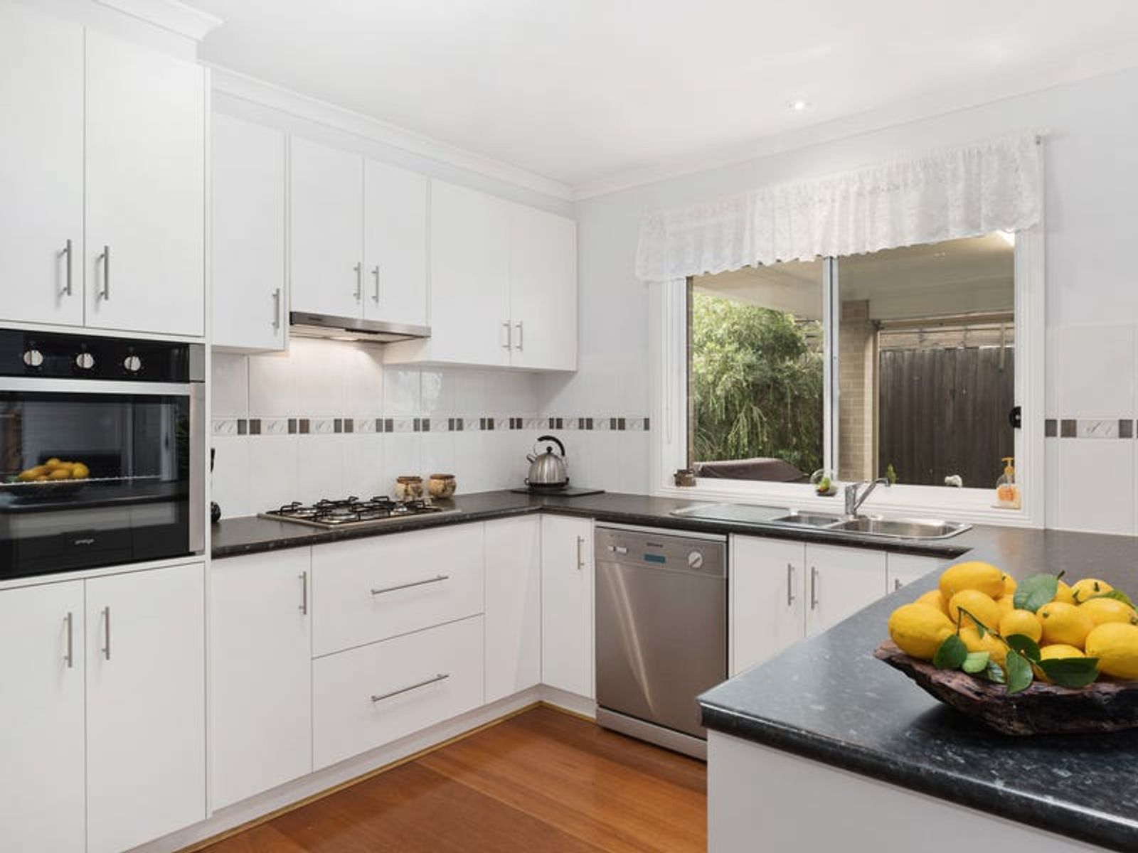 19 Surrey Street, Mornington, VIC 3931, Mornington - Thumbnail 3