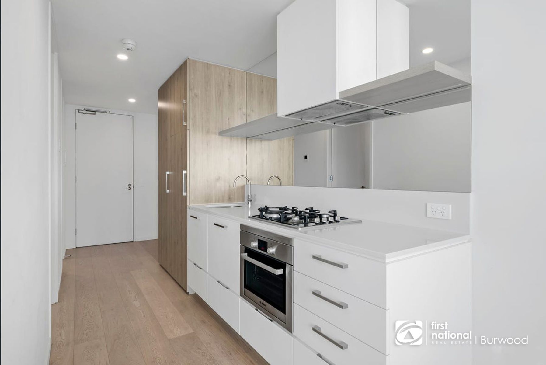 801/32 Lilydale Grove, Hawthorn East VIC 3123, Hawthorn East - Thumbnail 2