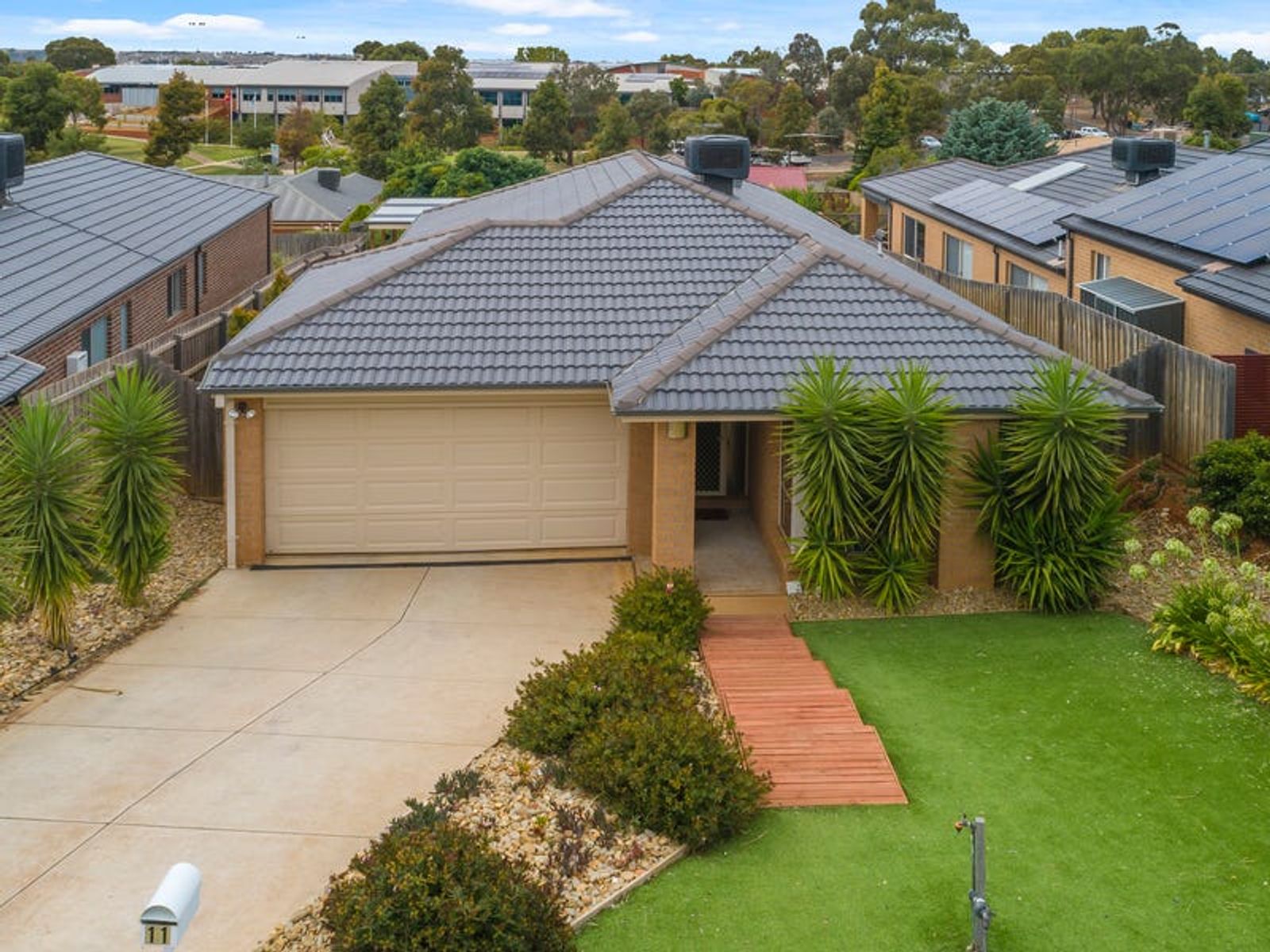 11 Valentina Drive, Darley VIC 3340
