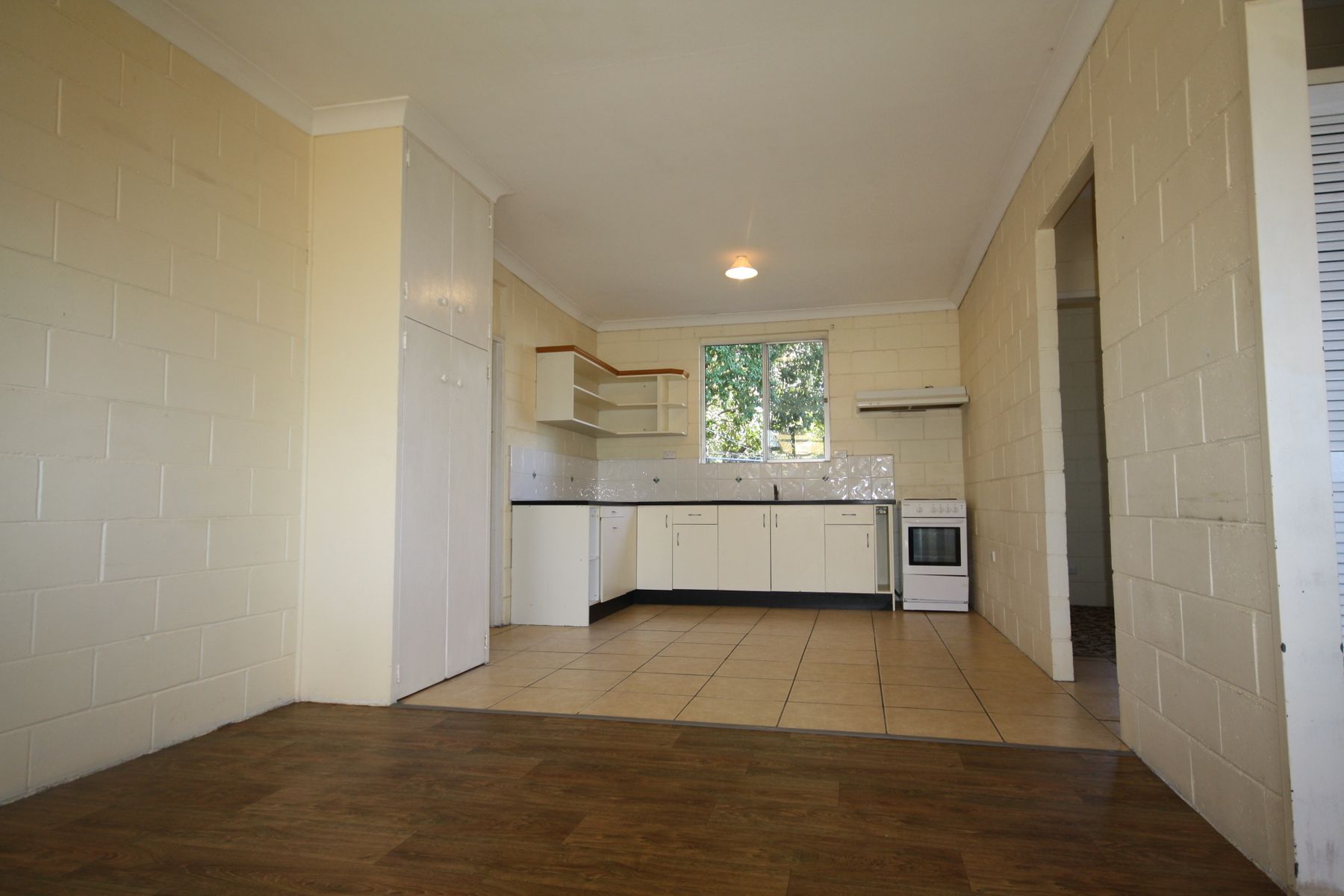 Unit 4/9 Clowes Cres, Warwick QLD 4370