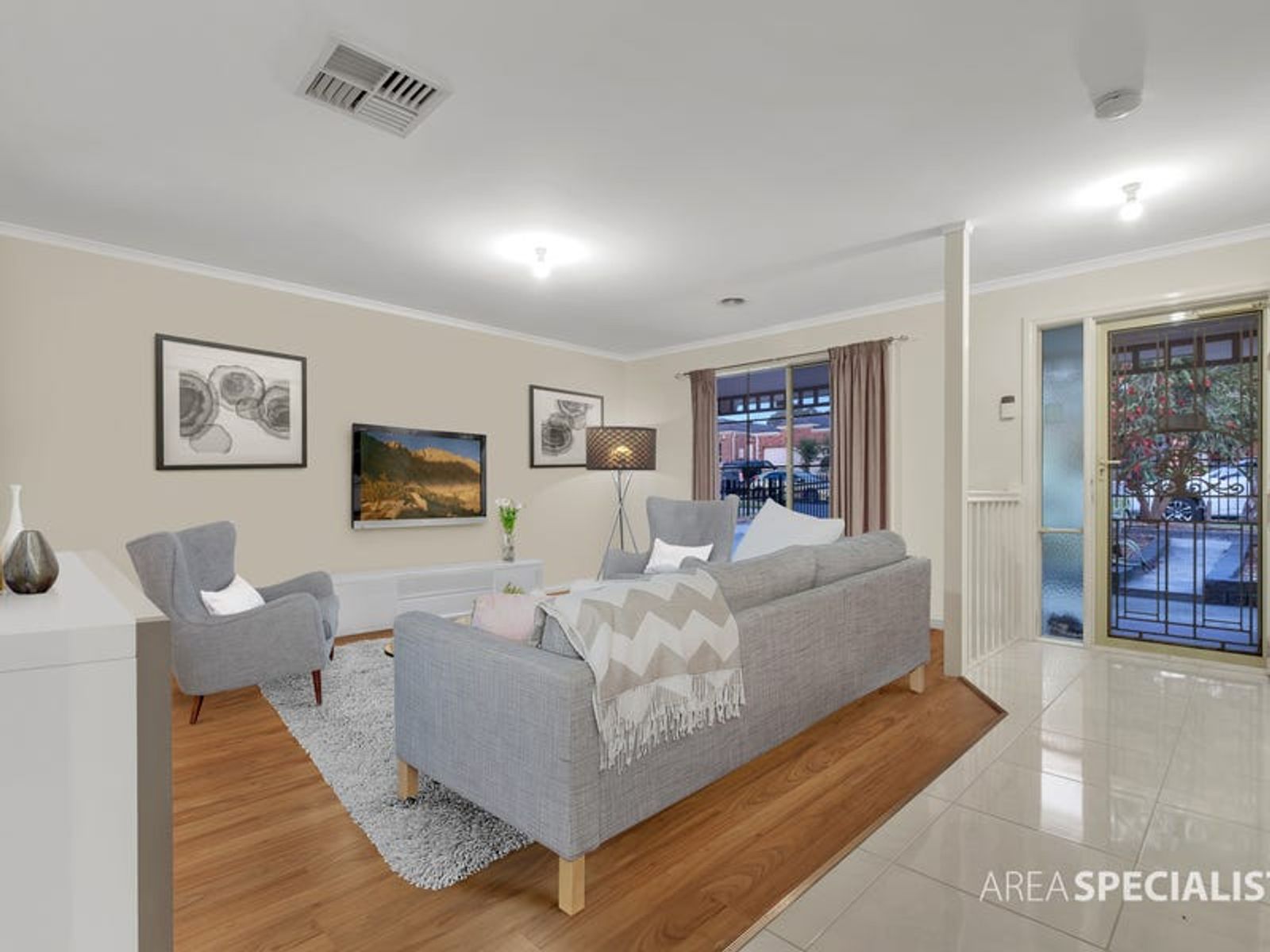 17 Oakland Drive, Hampton Park, VIC 3976, Hampton Park - Thumbnail 3