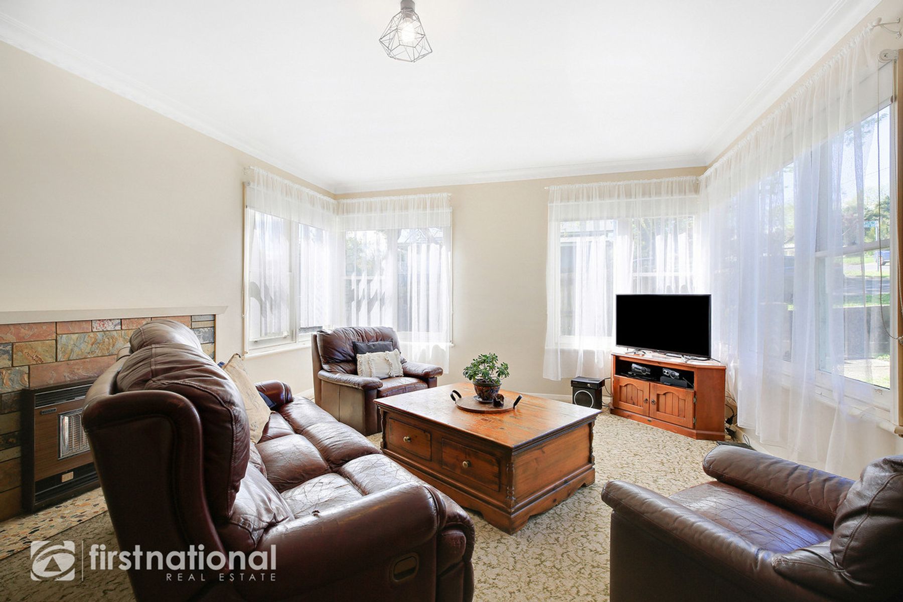 17 Hallyburton Grove, Warragul, VIC 3820, Warragul - Thumbnail 3