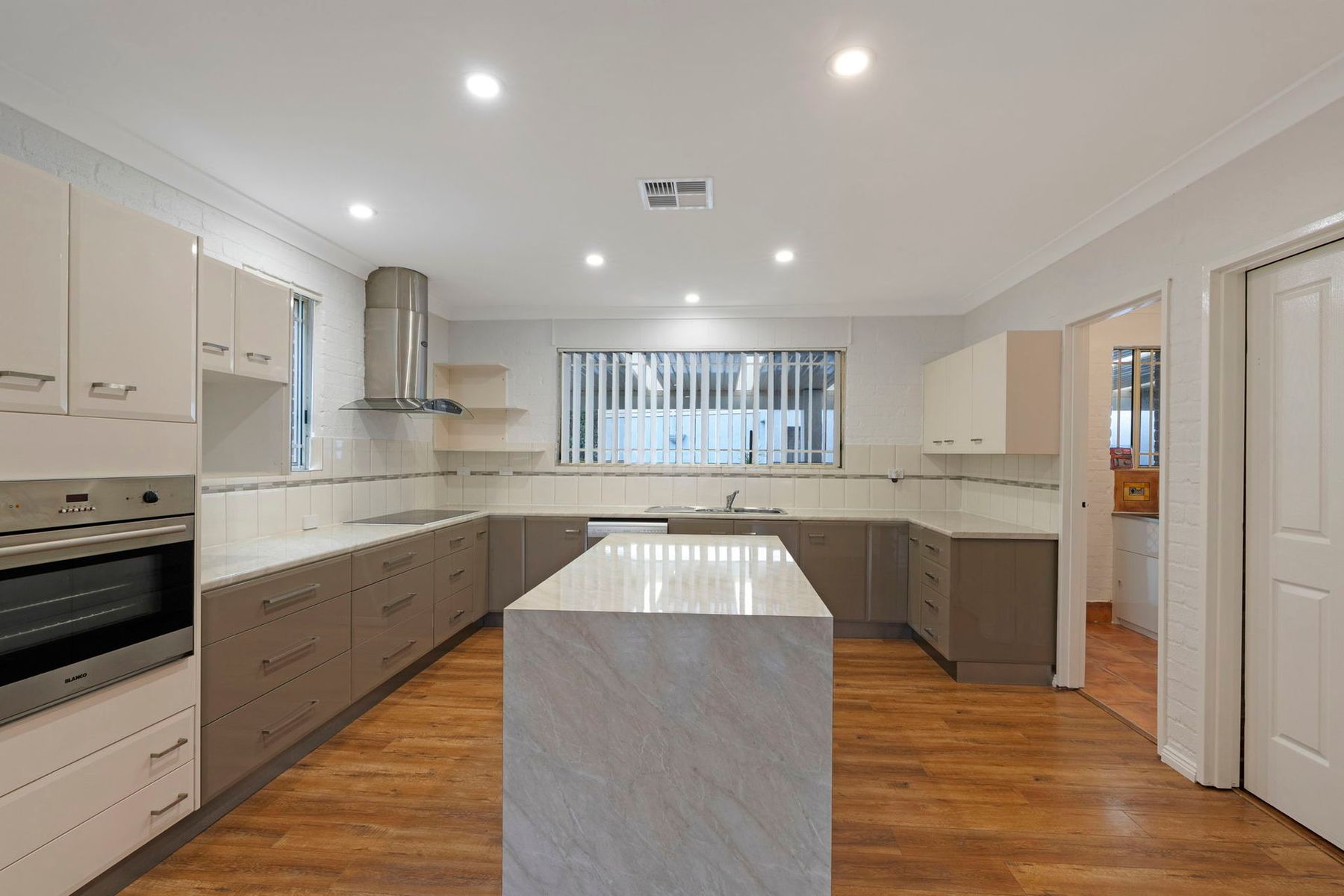 37 Glading Close, Lake Haven NSW 2263, Lake Haven - Thumbnail 4