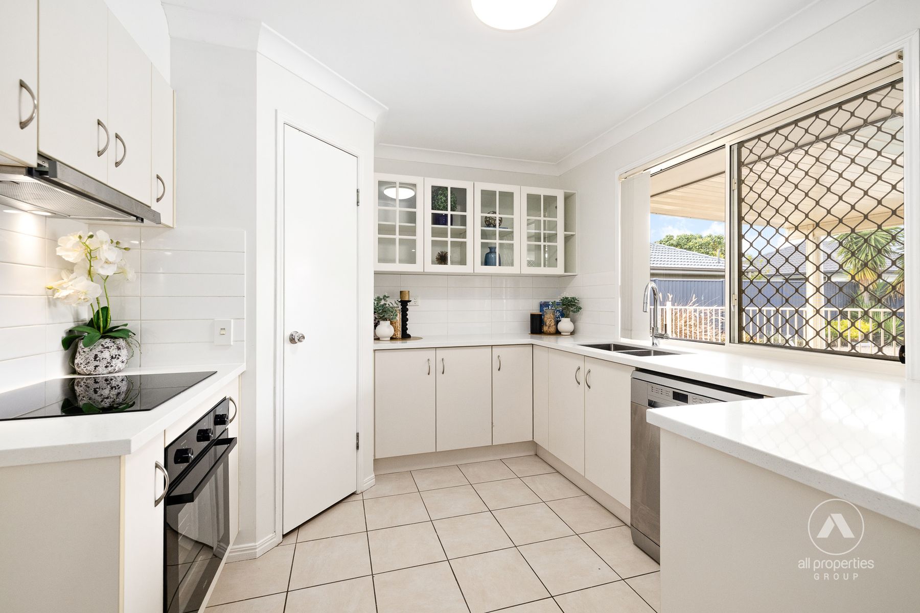 50 Lockyer Place, Crestmead QLD 4132, Crestmead - Thumbnail 3