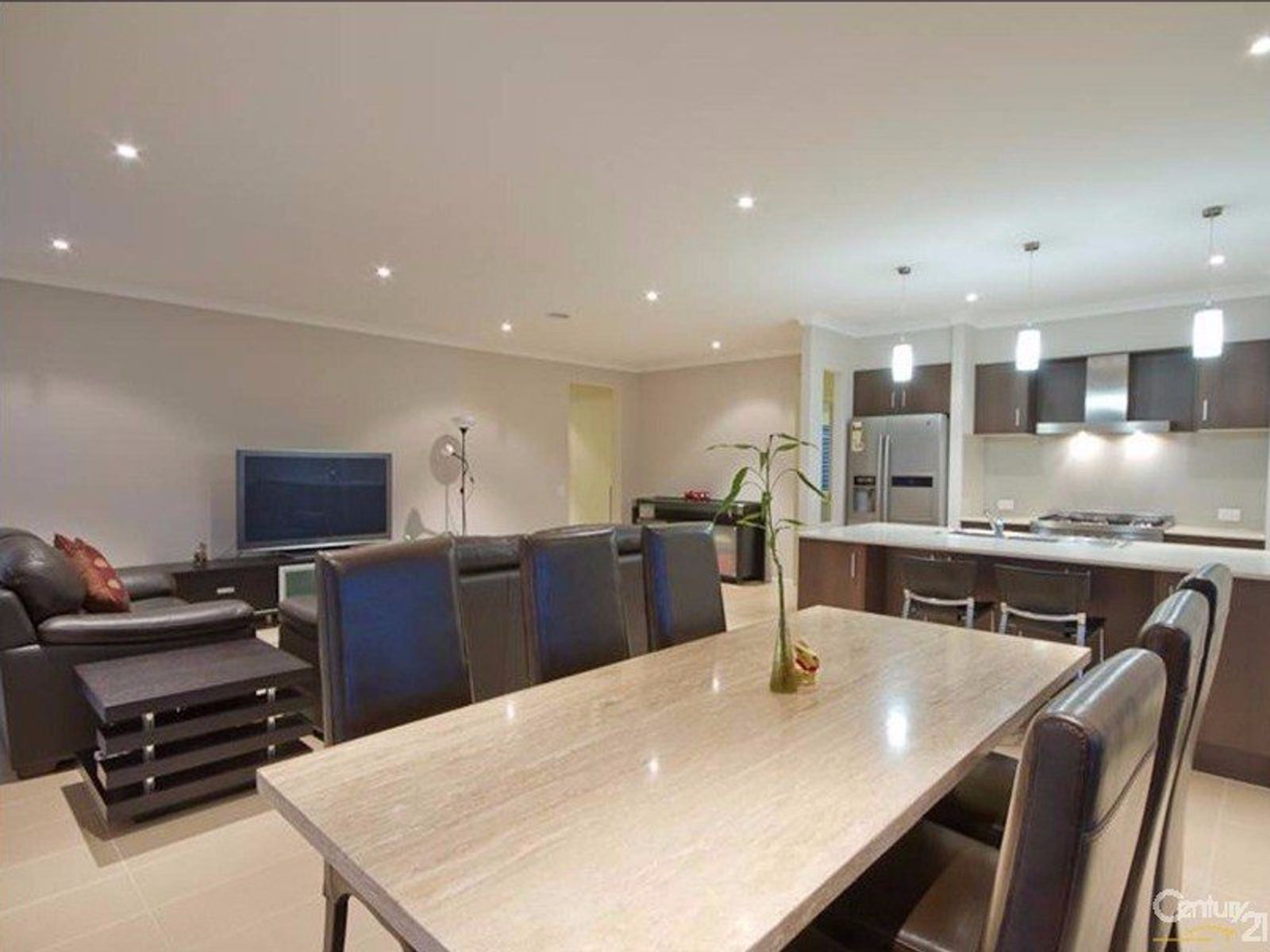 8 Aquitane Drive, Cranbourne East, VIC 3977, Cranbourne East - Thumbnail 3