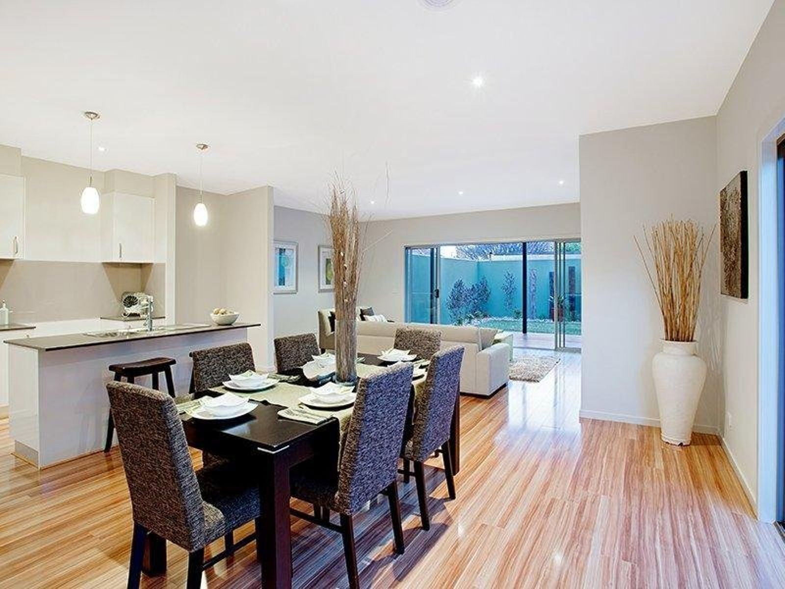 2/35 Gordon Street, Newport, VIC 3015, Newport - Thumbnail 2
