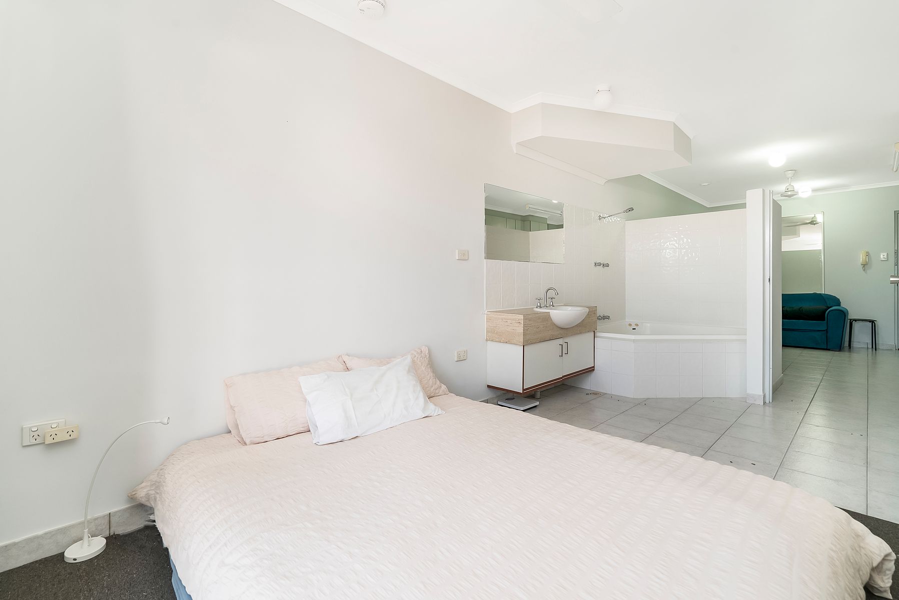 84/21 Cavenagh Street, Darwin City NT 0800, Darwin City - Thumbnail 5