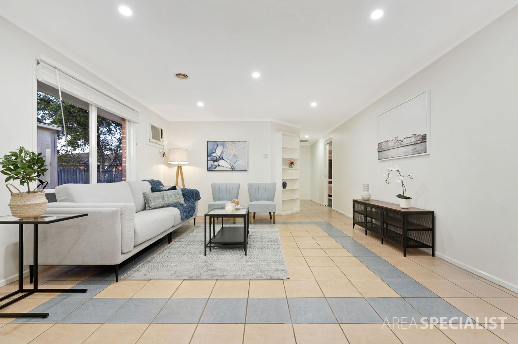 22 Kellett Street, Cranbourne North, VIC 3977, Cranbourne North - Thumbnail 2