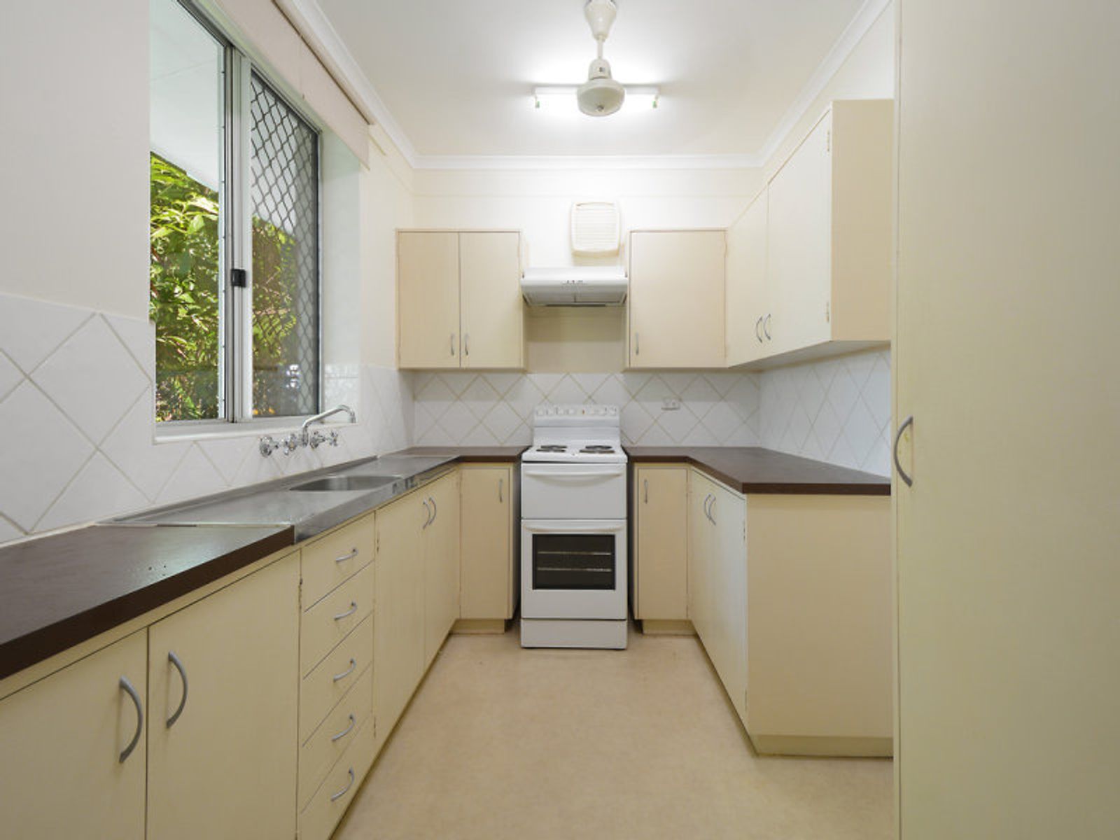 9 Spathe Court, Karama NT 0812, Karama - Thumbnail 2