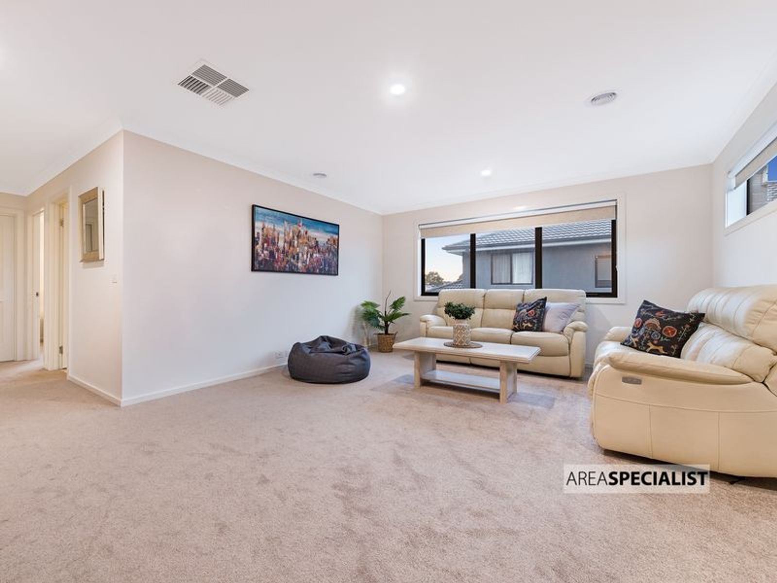 12 MCALLISTER DRIVE, Cranbourne East, VIC 3977, Cranbourne East - Thumbnail 6