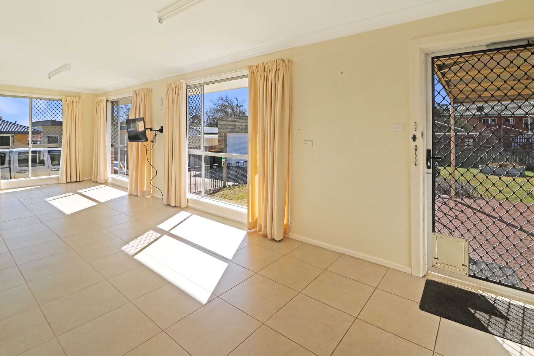 10 Lindsay Avenue, Glen Innes NSW 2370, Glen Innes - Thumbnail 5