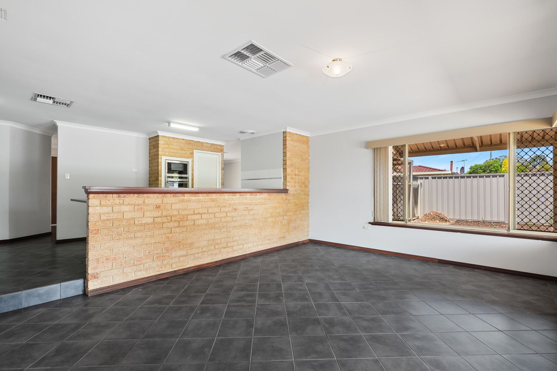 24 Kingfisher Loop, High Wycombe WA 6057, High Wycombe - Thumbnail 5