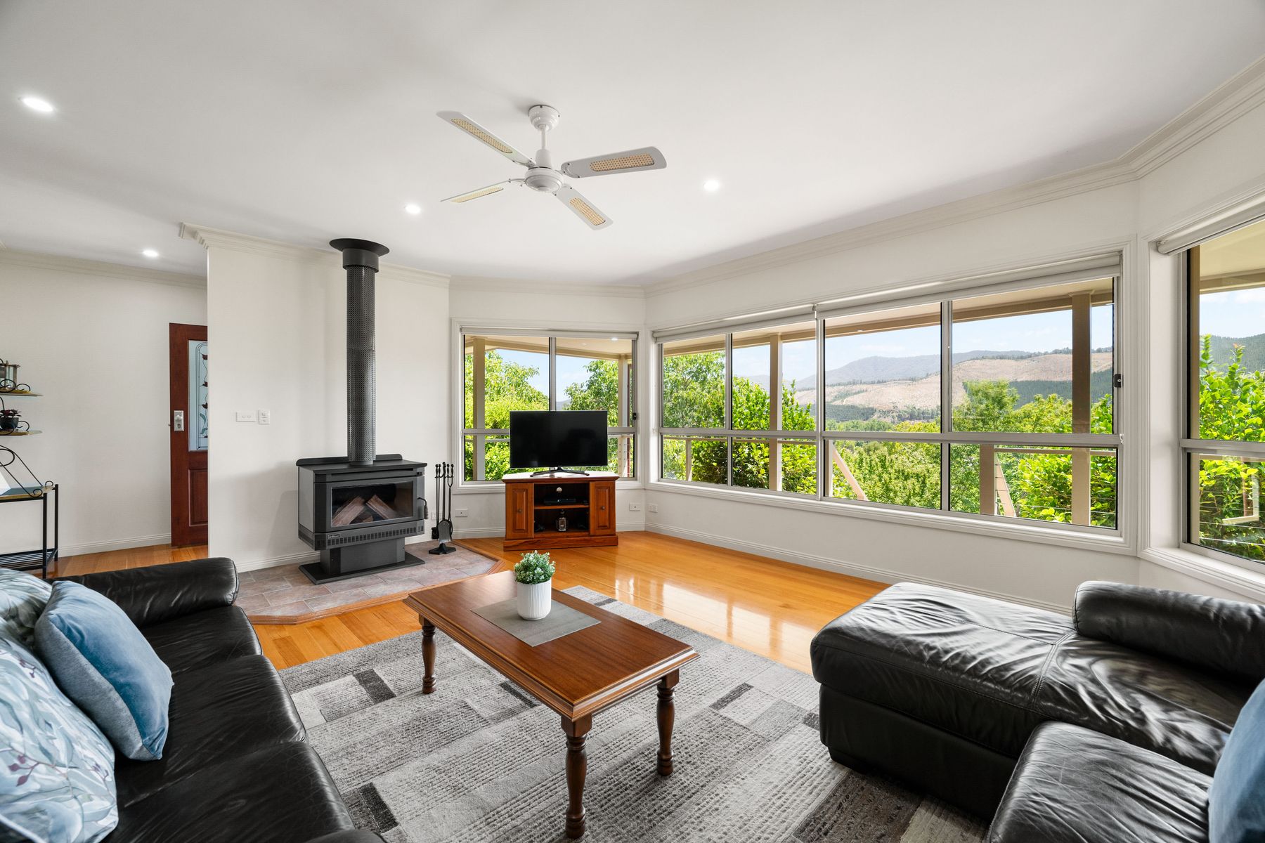 1 James Close, Bright VIC 3741, Bright - Thumbnail 5