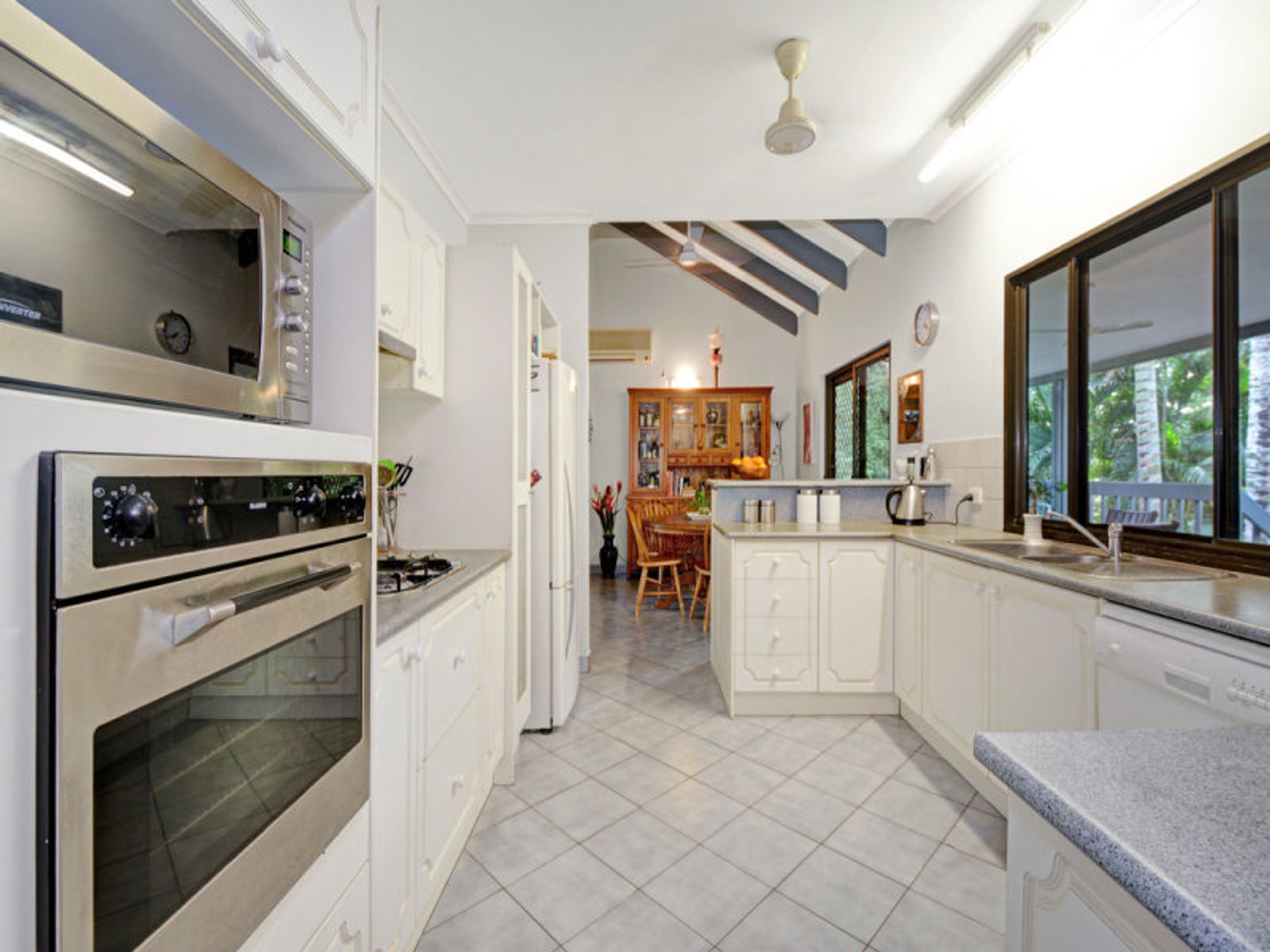 28 Martin Crescent, Coconut Grove NT 0810, Coconut Grove - Thumbnail 2