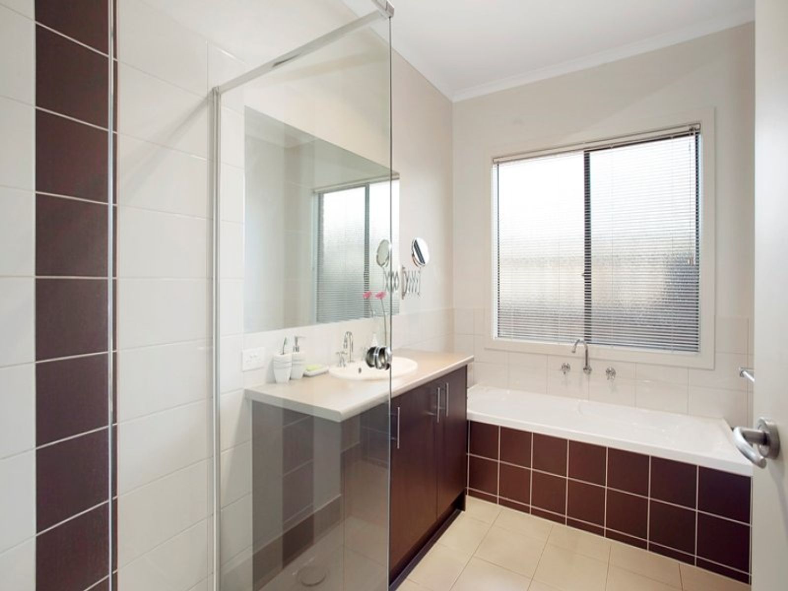 2/6 Centenary Court, Keysborough, VIC 3173, Keysborough - Thumbnail 2