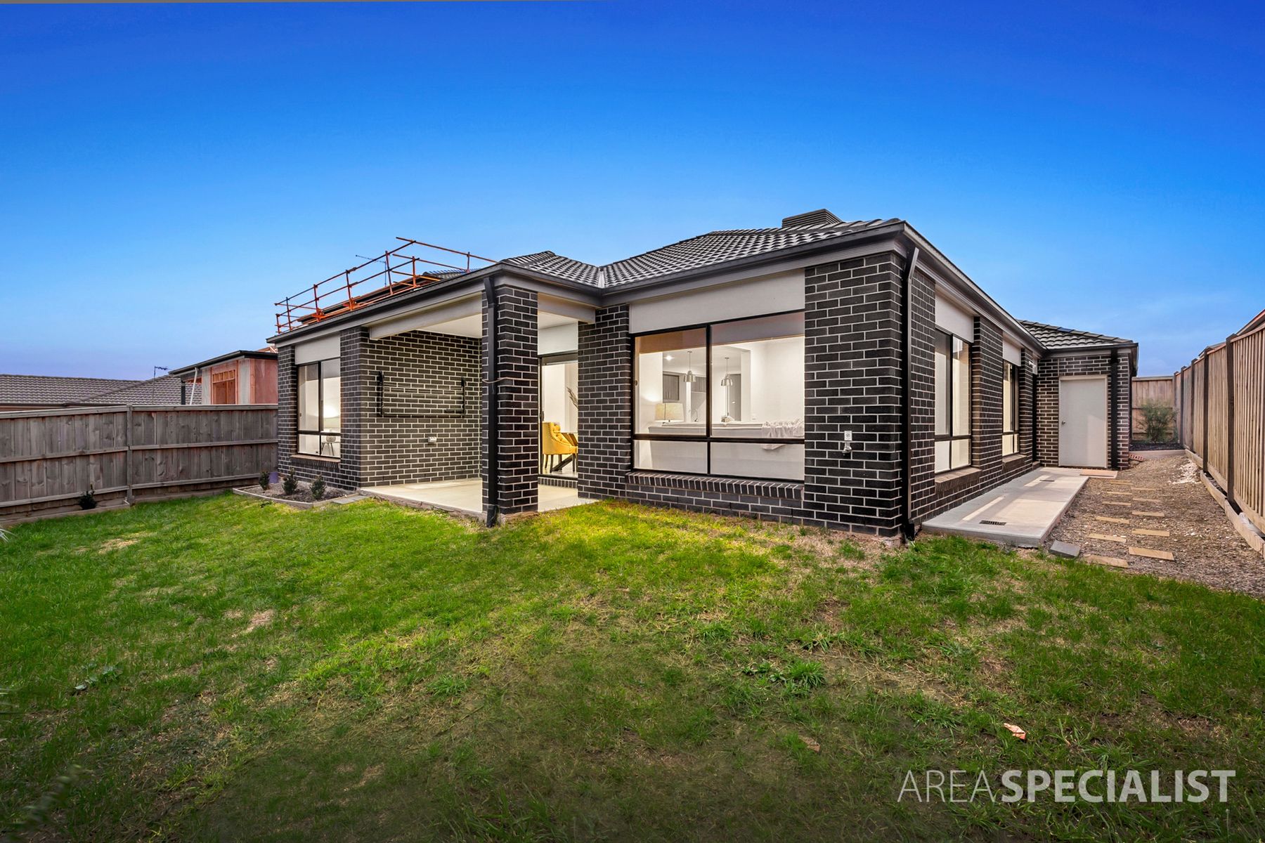 41 Parkgate Dr 11