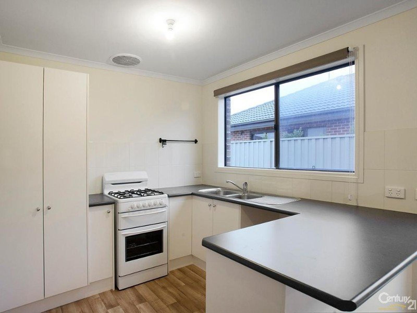 37 Statesman Circuit, Cranbourne East - Thumbnail 7