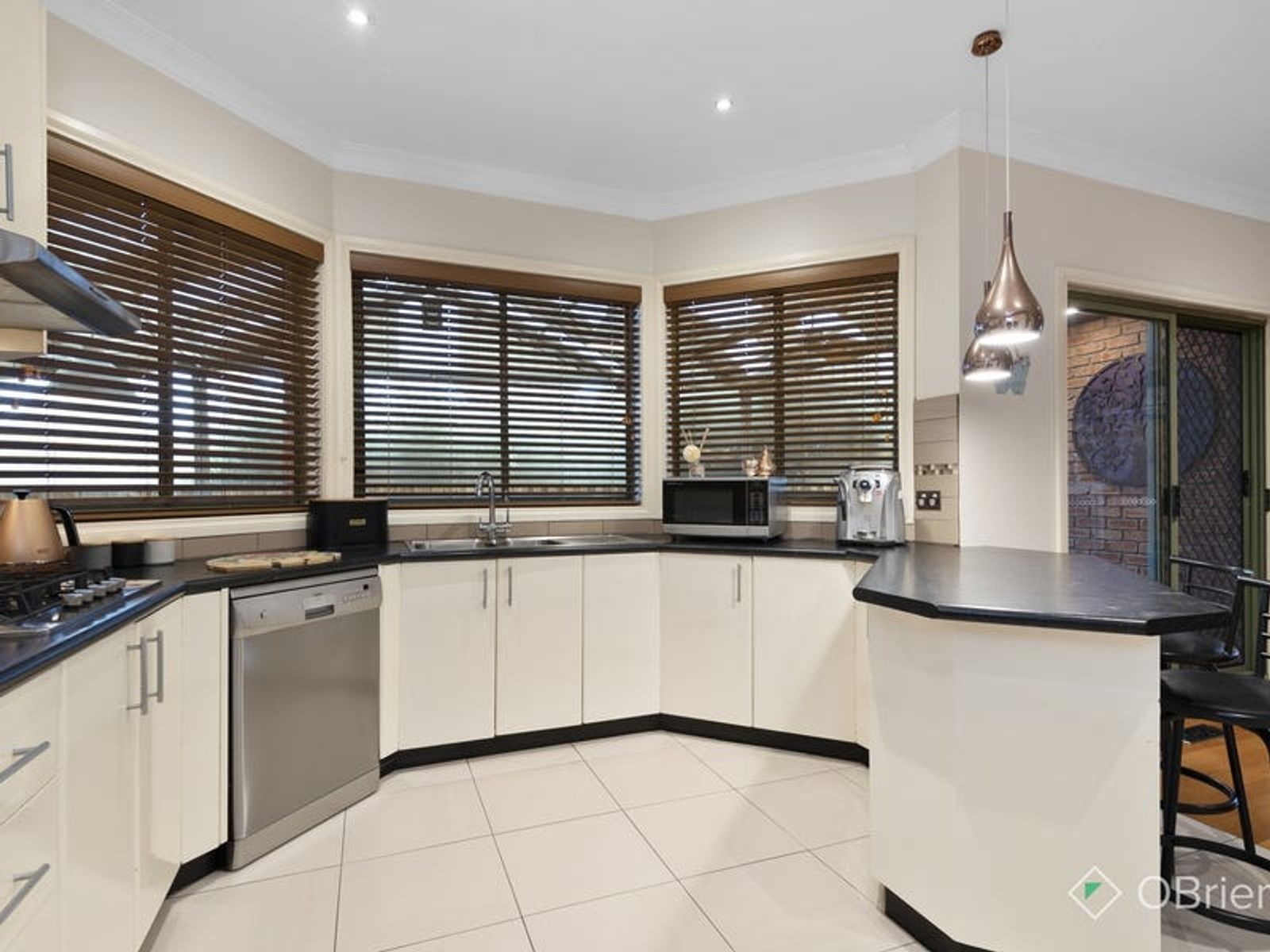 1 Gregory Close, Endeavour Hills, VIC 3802, Endeavour Hills - Thumbnail 3