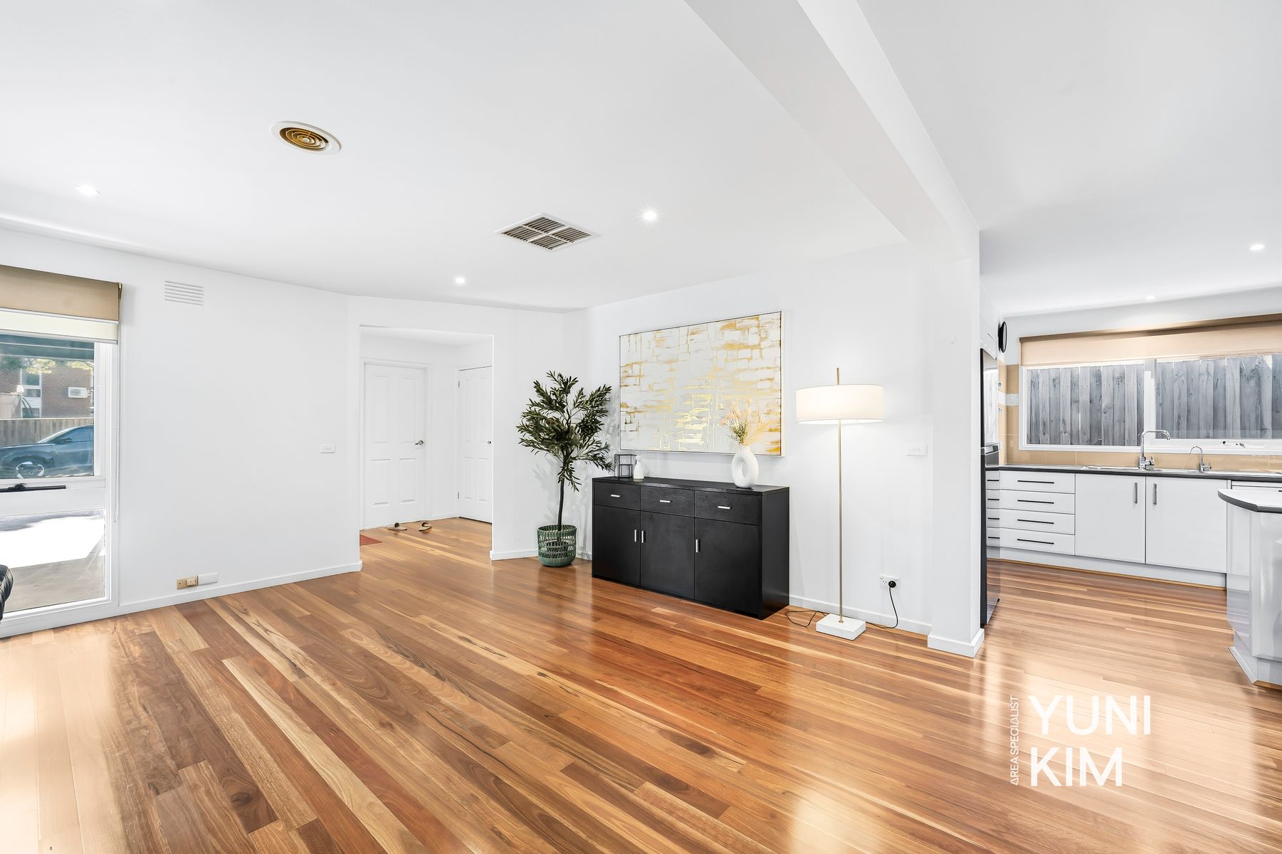 13 Collendina Crescent, Scoresby, VIC 3179, Scoresby - Thumbnail 3