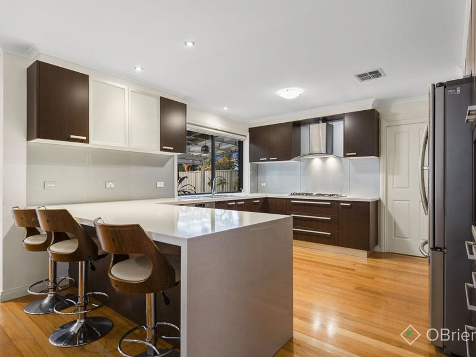 27 Hanna Drive, Endeavour Hills, VIC 3802, Endeavour Hills - Thumbnail 3