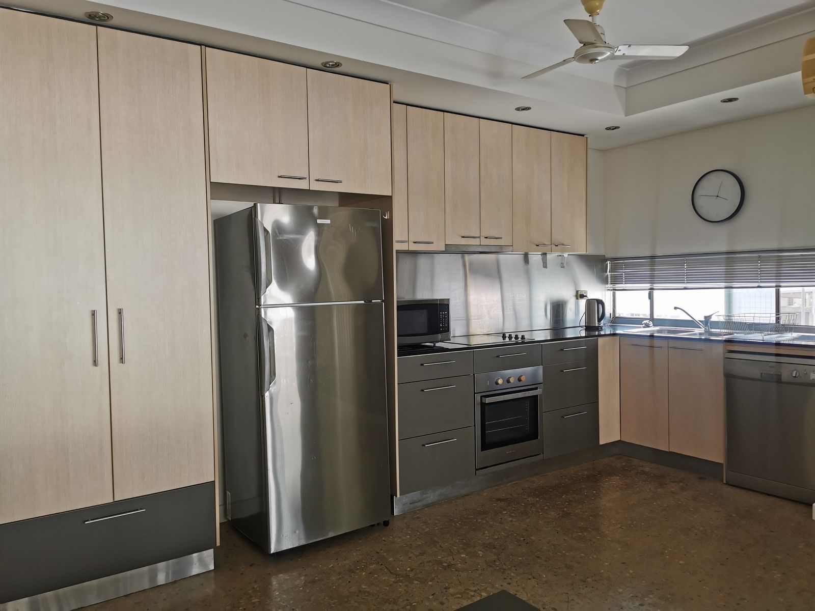 3/30 Cavenagh Street, Darwin City NT 0800, Darwin City - Thumbnail 2