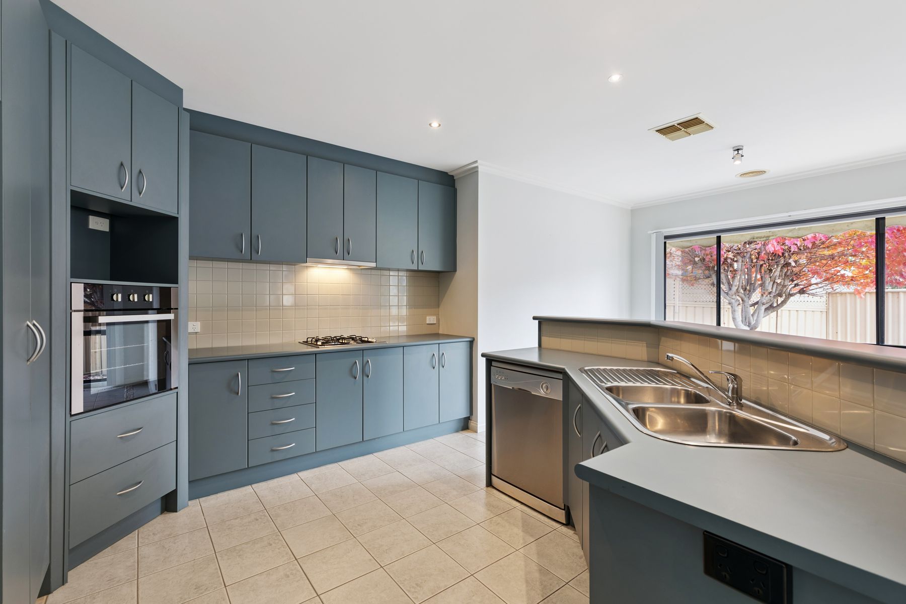 6 Greenwood Drive, Kennington VIC 3550, Kennington - Thumbnail 2