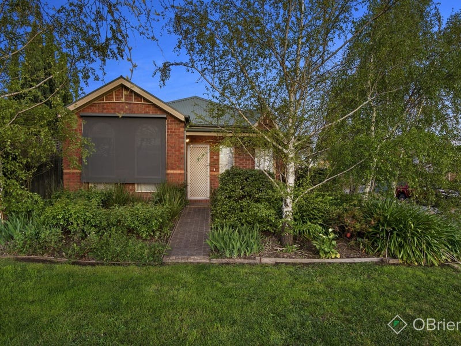 8 Gellibrand Court, Berwick, VIC 3806, Berwick - Thumbnail 2
