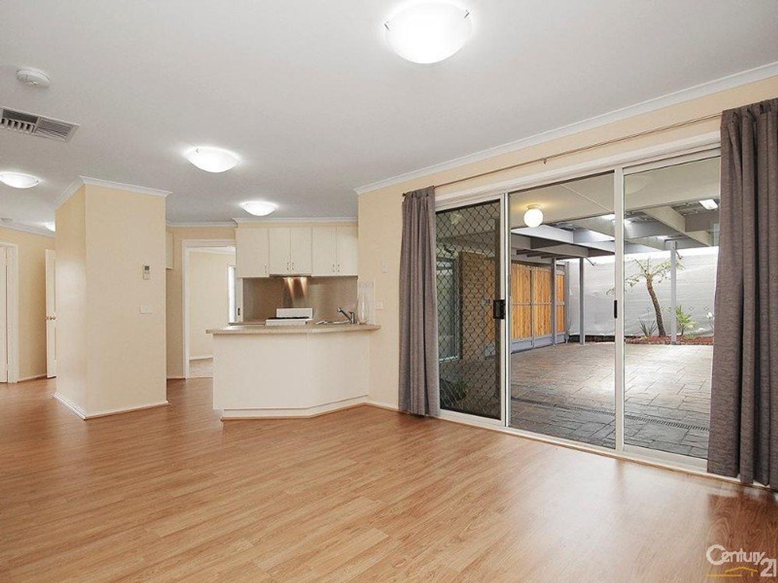 16 Rowen Court, Cranbourne North - Thumbnail 4