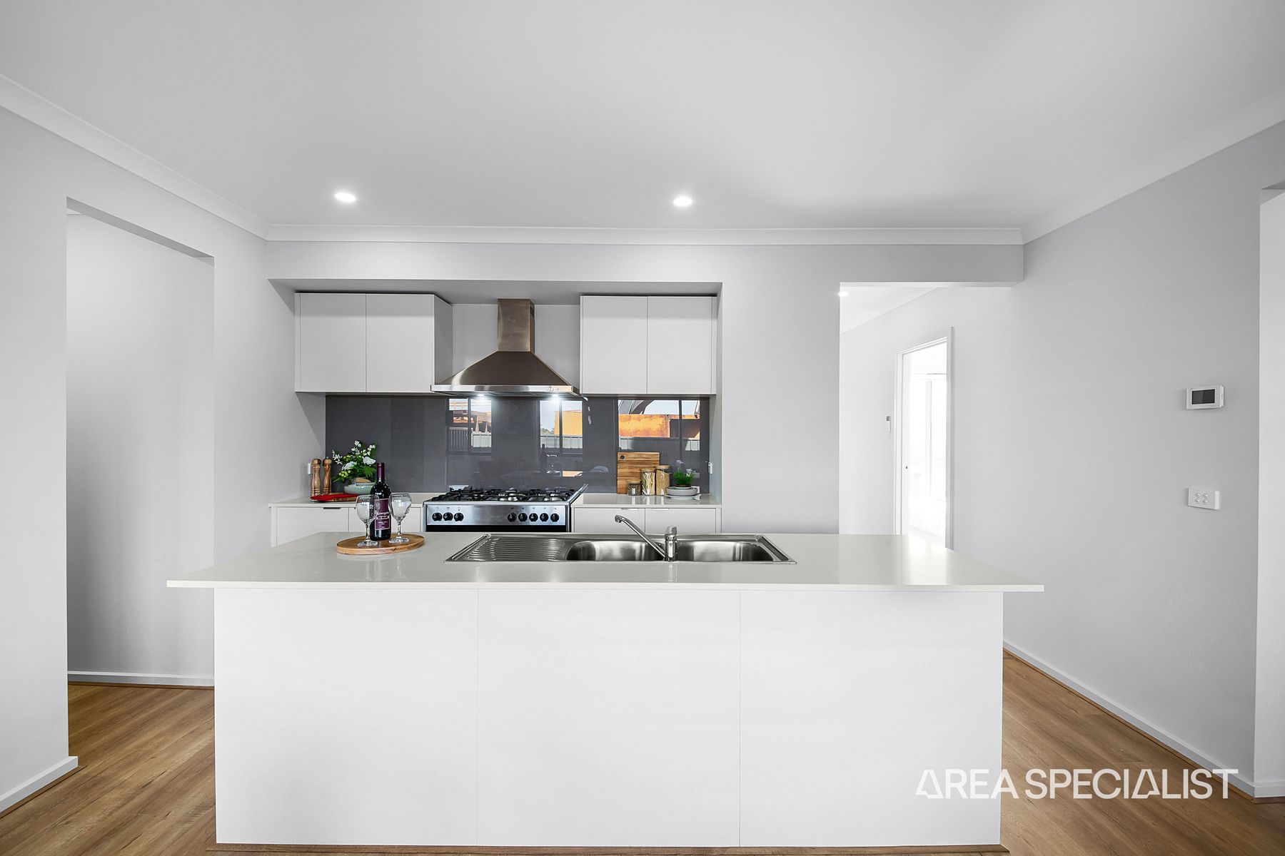4 Adelong Boulevard, Cobblebank, VIC 3338, Cobblebank - Thumbnail 3