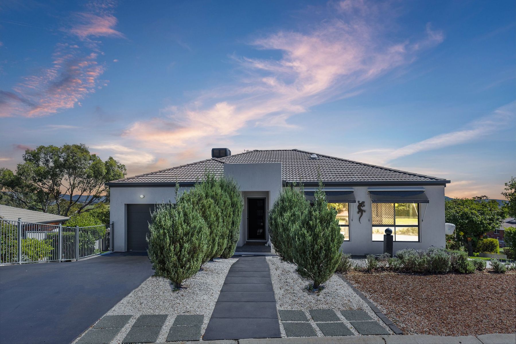 2 Hunter Close, Jerrabomberra - Thumbnail 2
