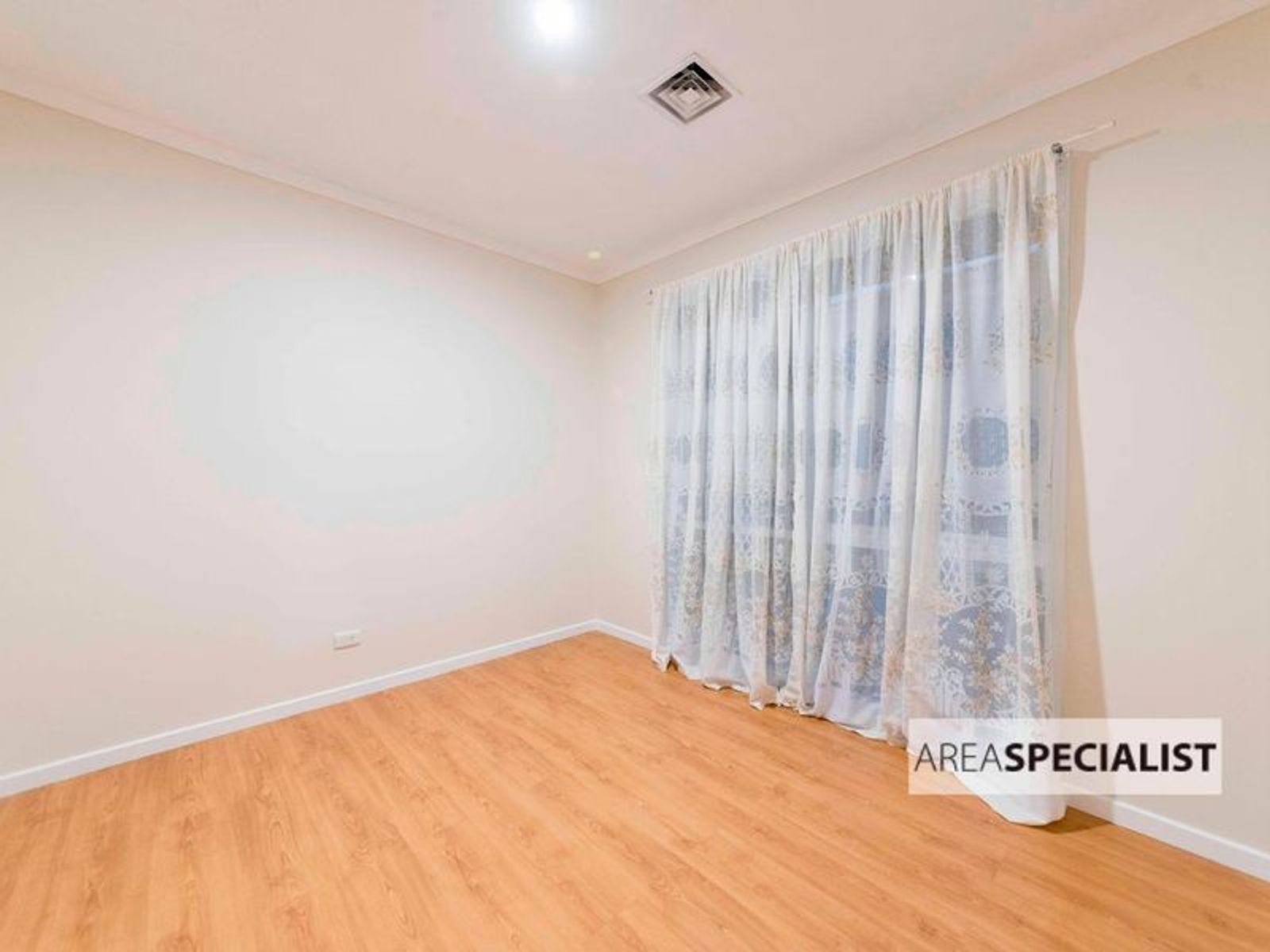 2 Cheshunt Court, Cranbourne North, VIC 3977, Cranbourne North - Thumbnail 4
