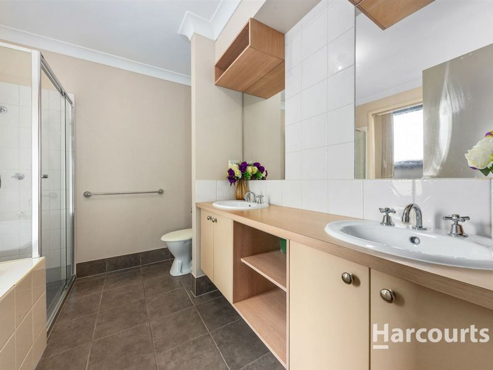 16 Matlock Street, Caroline Springs, VIC 3023, Caroline Springs - Thumbnail 8