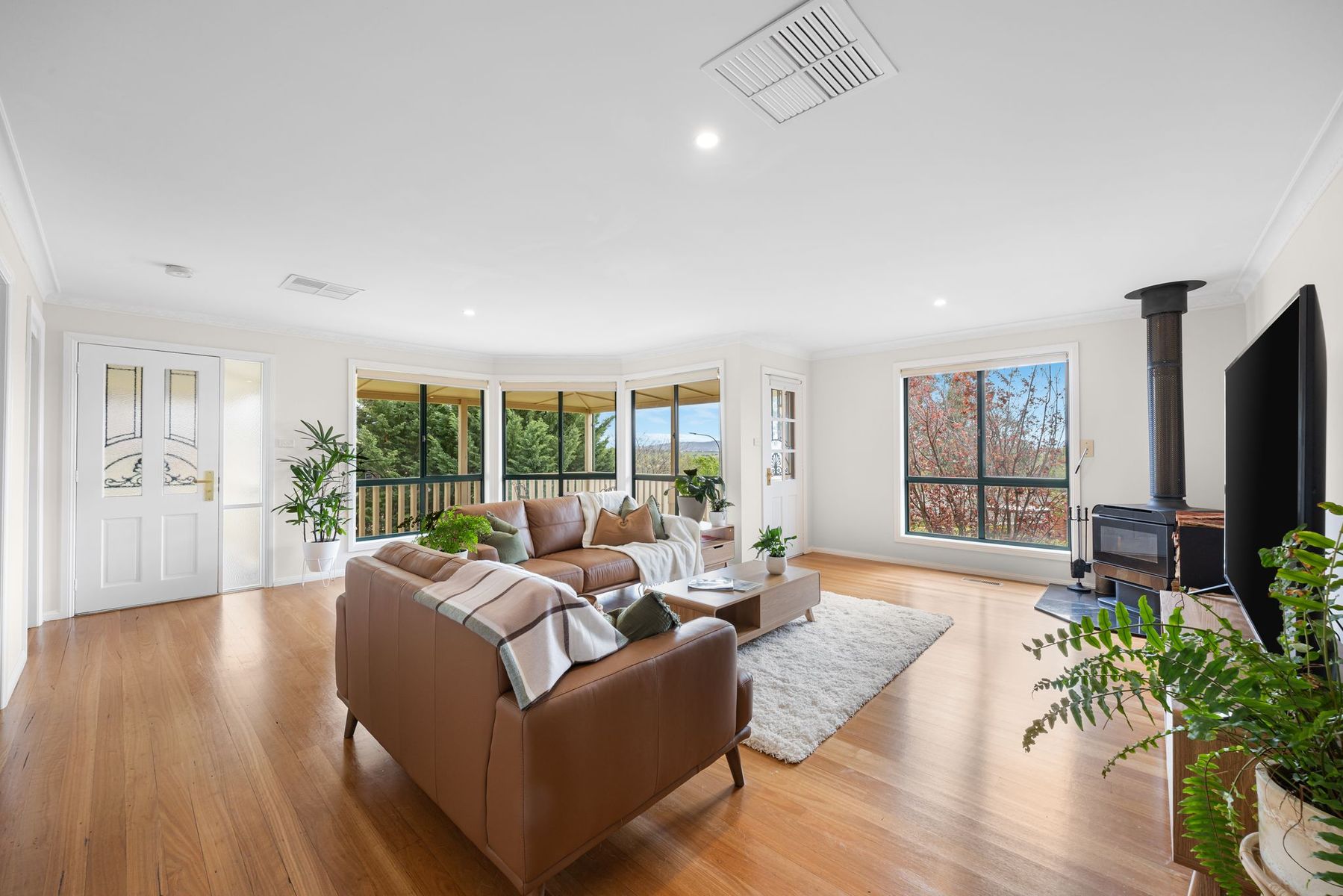 8 Sycamore Street, Jerrabomberra - Thumbnail 4