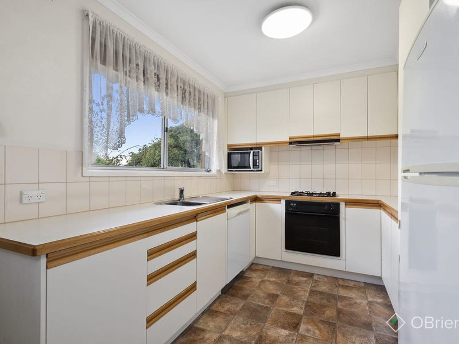 26 Aquila Crescent, Endeavour Hills, VIC 3802, Endeavour Hills - Thumbnail 3