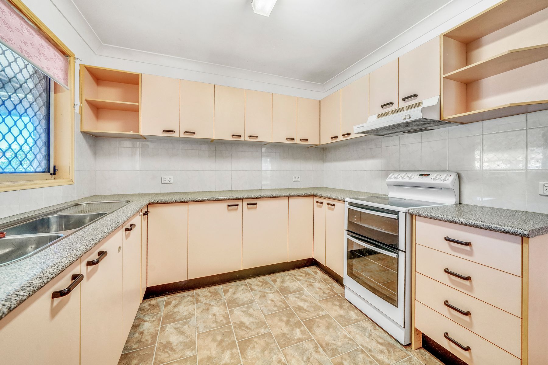 24 BURDEKIN COURT, Hillcrest QLD 4118, Hillcrest - Thumbnail 3
