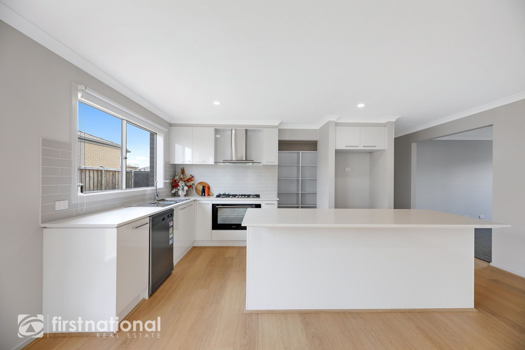 10 Kurrajong Road, Warragul, VIC 3820, Warragul - Thumbnail 7