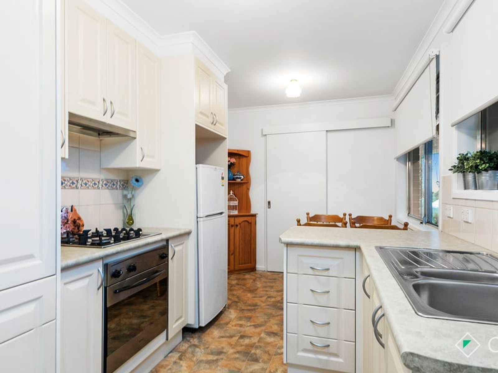 1 Ardea Court, Endeavour Hills, VIC 3802, Endeavour Hills - Thumbnail 2
