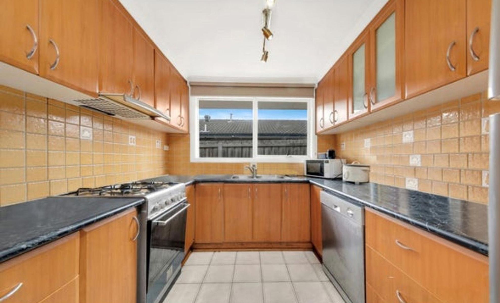 5 Rokeby  Crescent, Craigieburn VIC 3064, Craigieburn - Thumbnail 3