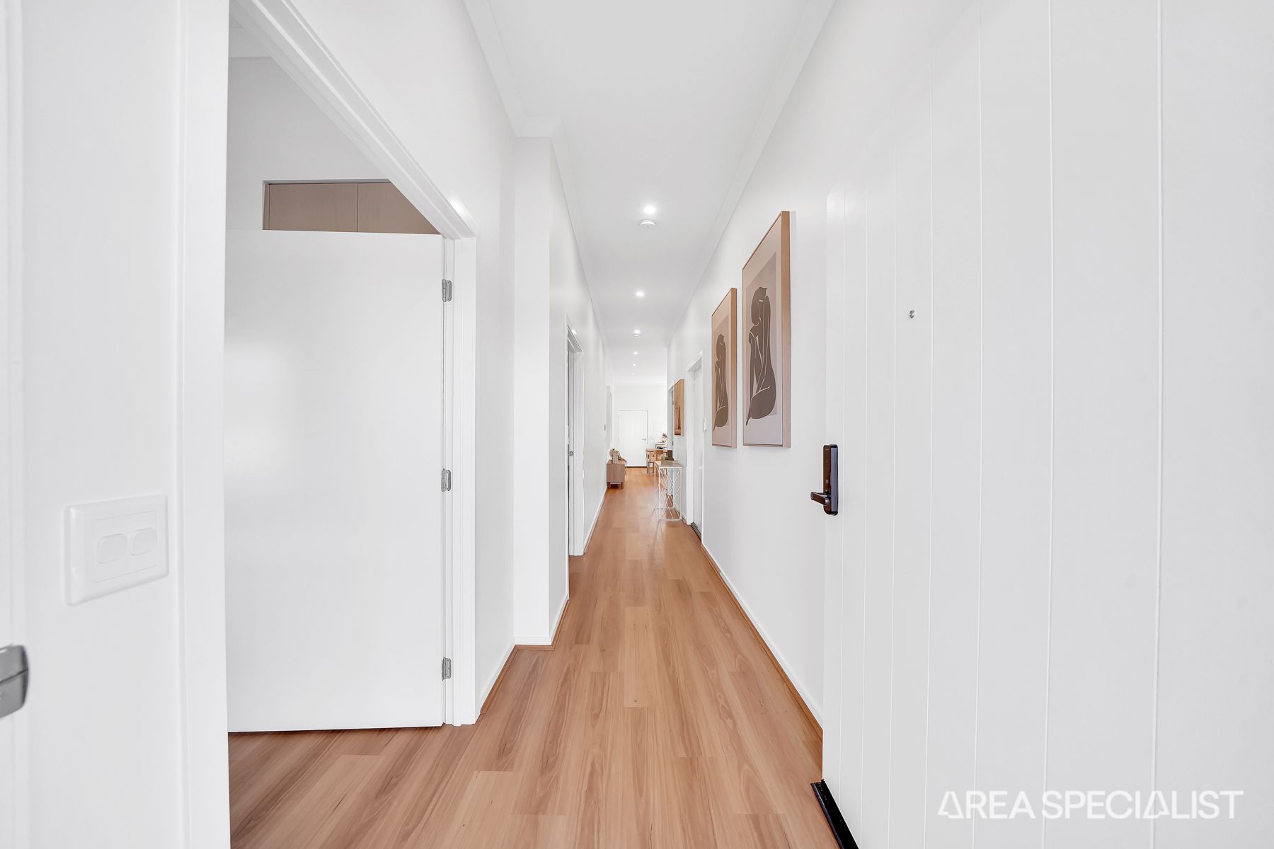 9 Songlark Street, Melton South, Melton South - Thumbnail 2