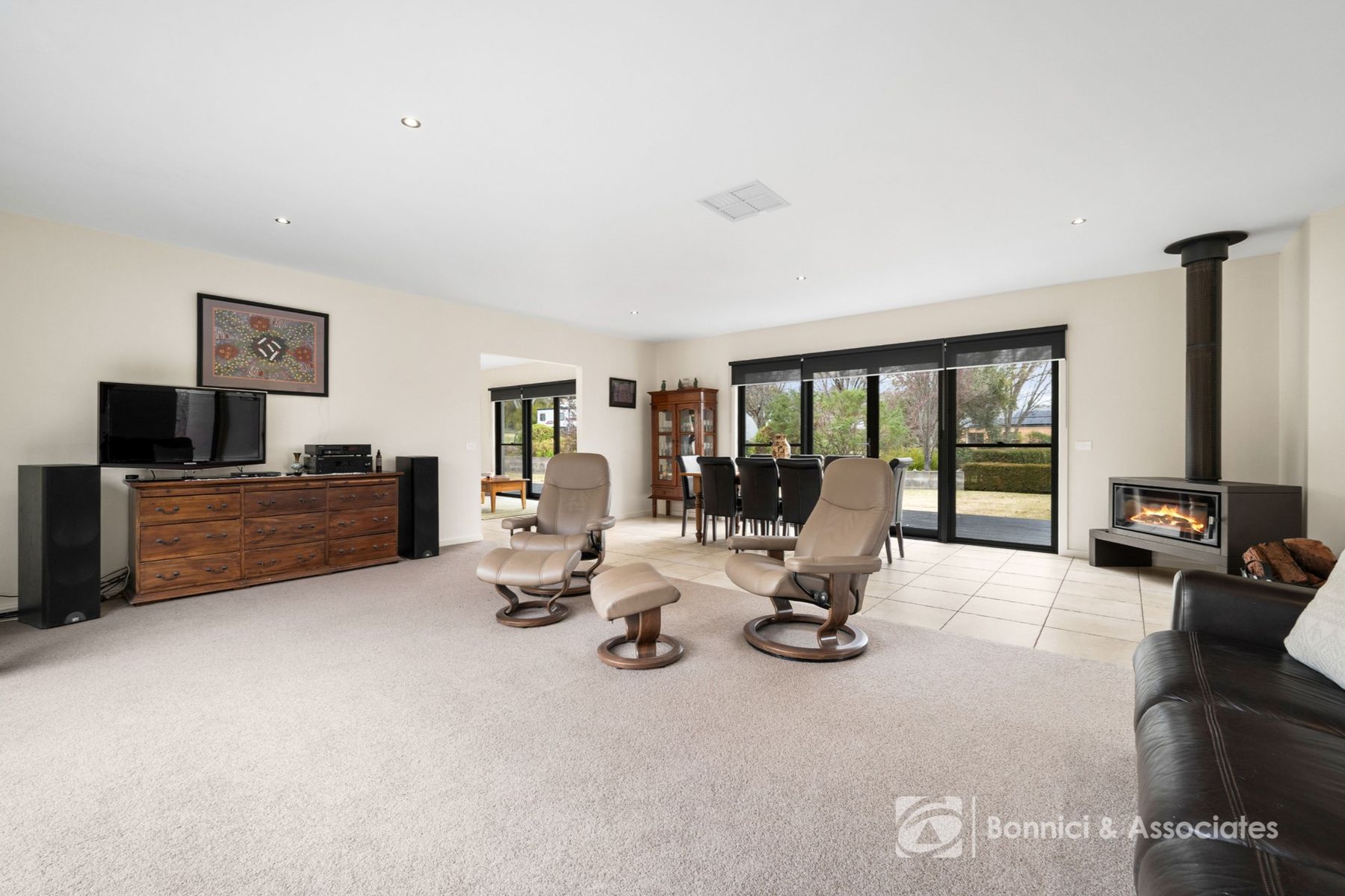 24 Tomlinson Road, Beechworth VIC 3747, Beechworth - Thumbnail 4