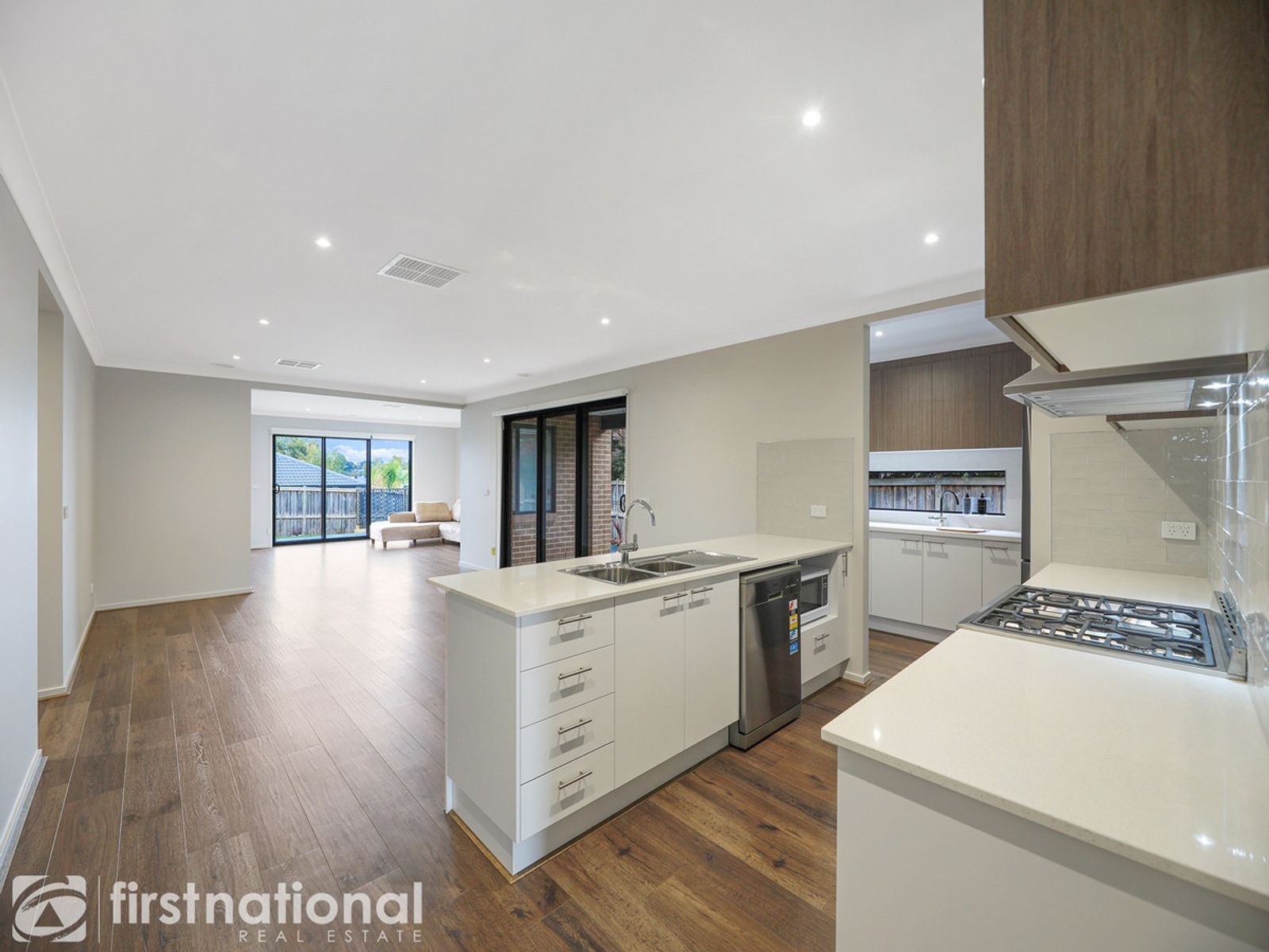 4 Henley Avenue, Warragul, VIC 3820, Warragul - Thumbnail 4